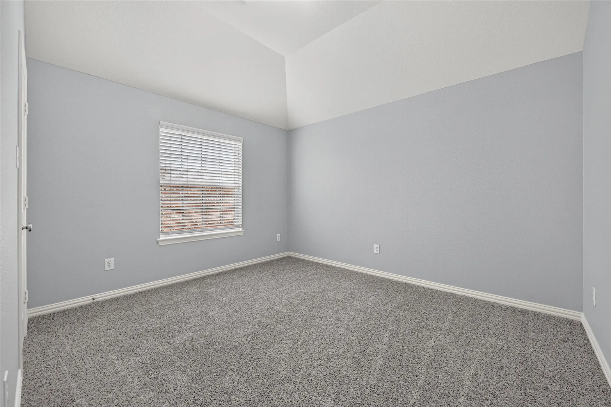 Single Family Residence For Sale in Denton County , 8417 Bayberry Avenue, Lantana, Texas 76226, 4 Bedroom, 4 Bathroom, 2 Garage spaces, 3,450 Sqft, built in 2010, mls#21322729, Real Estate Agent in Lantana, Homes For Sale in Denton county, Homes For Sale in Lantana, Realtor in Lantana Texas, Real Estate Brokerage Independent Realty Texas, Luminita Cordes Realtor