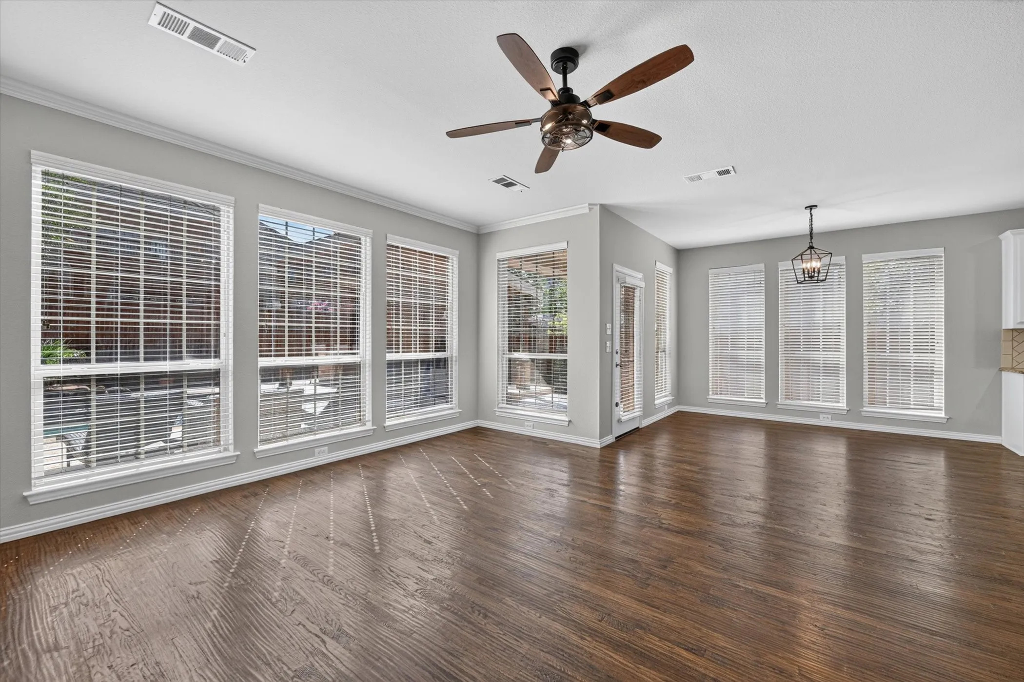 Single Family Residence For Sale in Denton County , 8417 Bayberry Avenue, Lantana, Texas 76226, 4 Bedroom, 4 Bathroom, 2 Garage spaces, 3,450 Sqft, built in 2010, mls#21322729, Real Estate Agent in Lantana, Homes For Sale in Denton county, Homes For Sale in Lantana, Realtor in Lantana Texas, Real Estate Brokerage Independent Realty Texas, Luminita Cordes Realtor