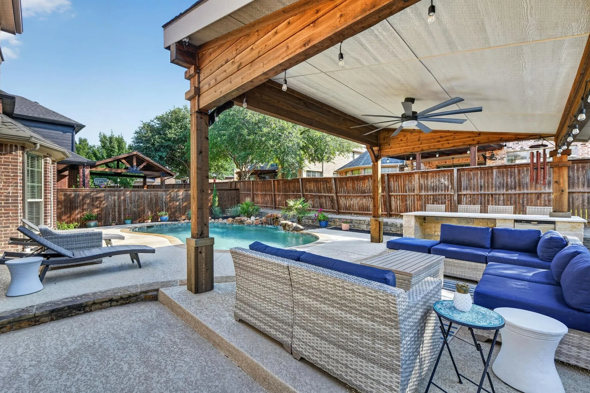 Single Family Residence For Sale in Denton County , 8417 Bayberry Avenue, Lantana, Texas 76226, 4 Bedroom, 4 Bathroom, 2 Garage spaces, 3,450 Sqft, built in 2010, mls#21322729, Real Estate Agent in Lantana, Homes For Sale in Denton county, Homes For Sale in Lantana, Realtor in Lantana Texas, Real Estate Brokerage Independent Realty Texas, Luminita Cordes Realtor