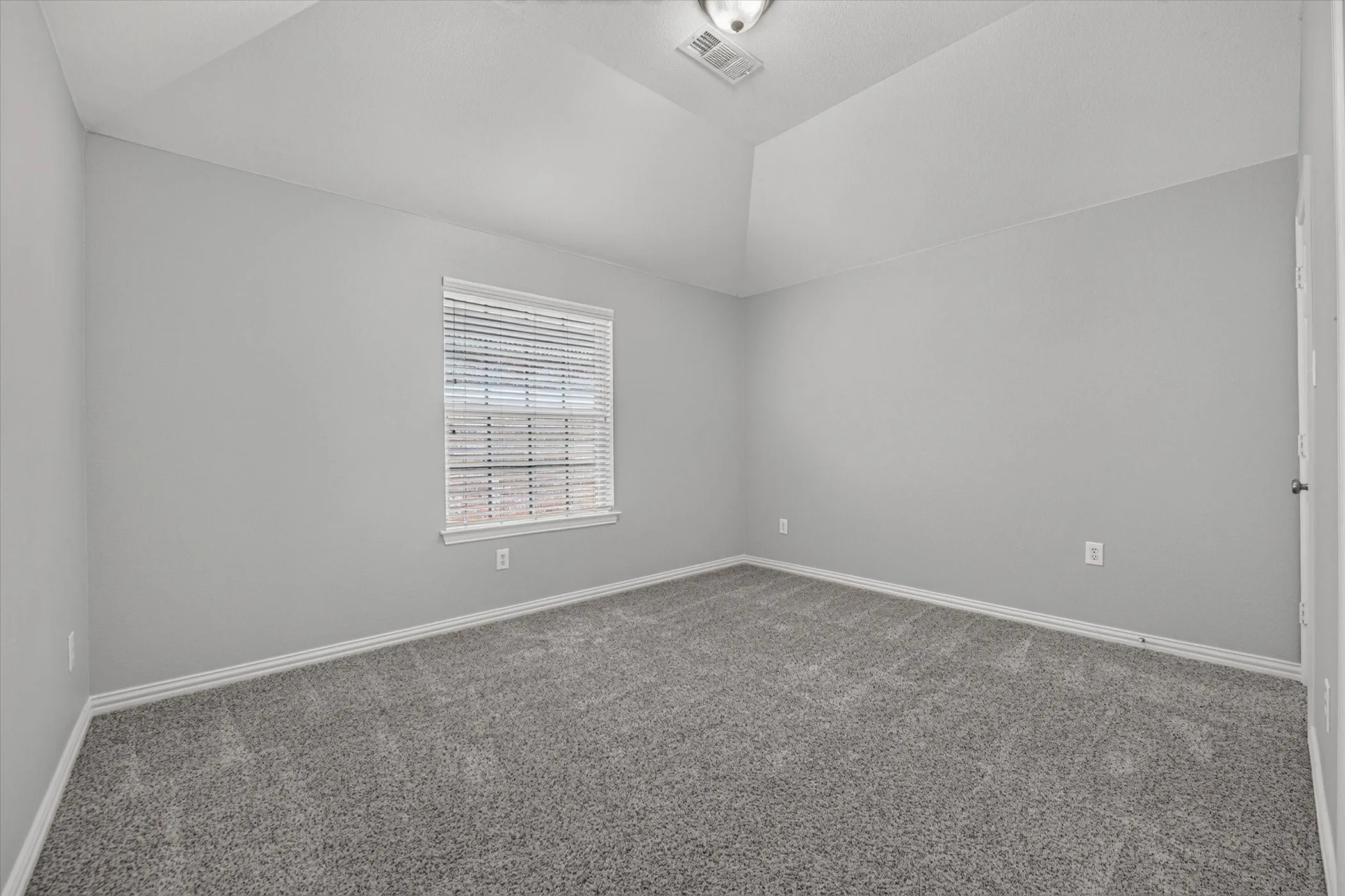 Single Family Residence For Sale in Denton County , 8417 Bayberry Avenue, Lantana, Texas 76226, 4 Bedroom, 4 Bathroom, 2 Garage spaces, 3,450 Sqft, built in 2010, mls#21322729, Real Estate Agent in Lantana, Homes For Sale in Denton county, Homes For Sale in Lantana, Realtor in Lantana Texas, Real Estate Brokerage Independent Realty Texas, Luminita Cordes Realtor