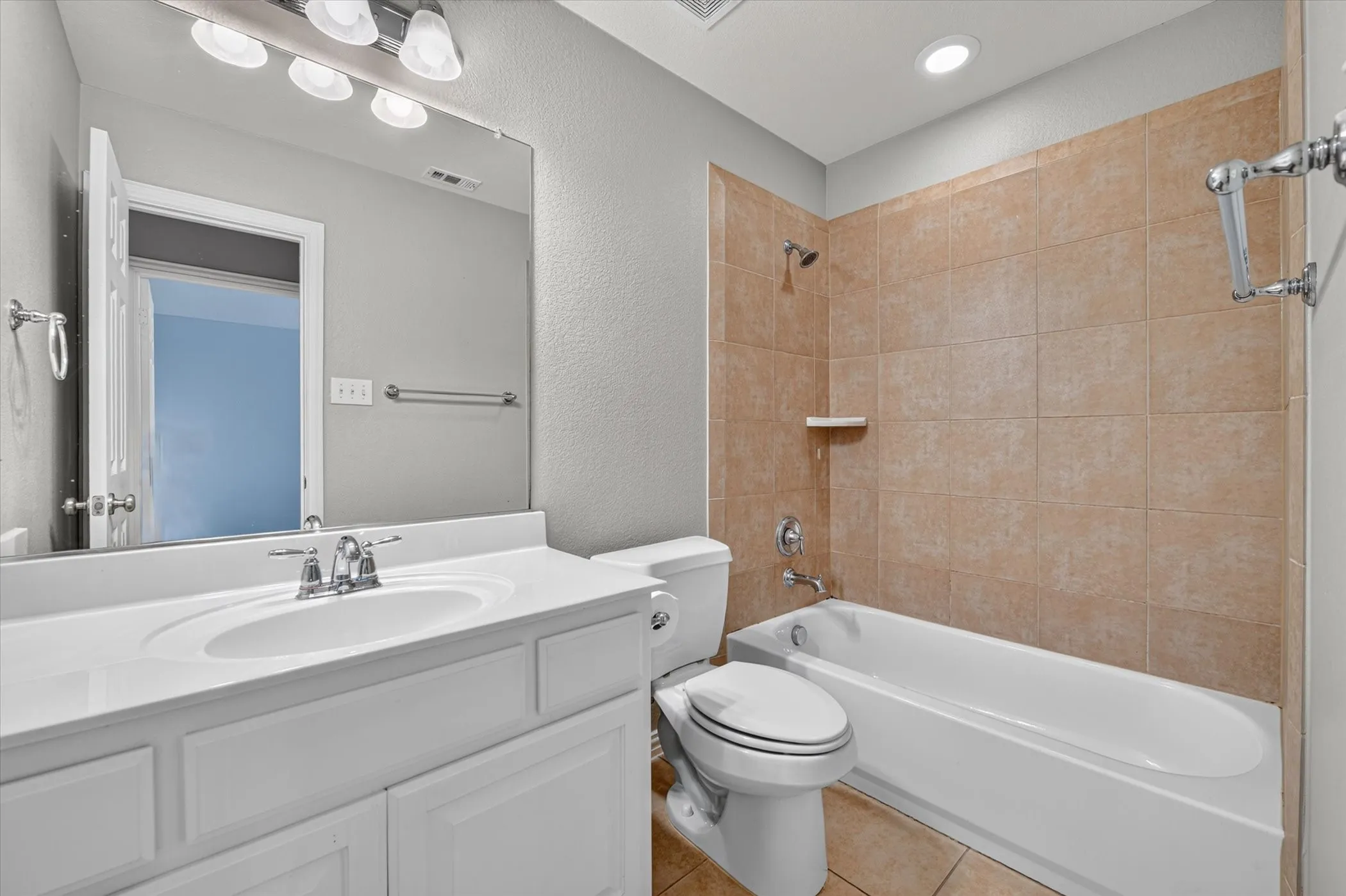 Single Family Residence For Sale in Denton County , 8417 Bayberry Avenue, Lantana, Texas 76226, 4 Bedroom, 4 Bathroom, 2 Garage spaces, 3,450 Sqft, built in 2010, mls#21322729, Real Estate Agent in Lantana, Homes For Sale in Denton county, Homes For Sale in Lantana, Realtor in Lantana Texas, Real Estate Brokerage Independent Realty Texas, Luminita Cordes Realtor
