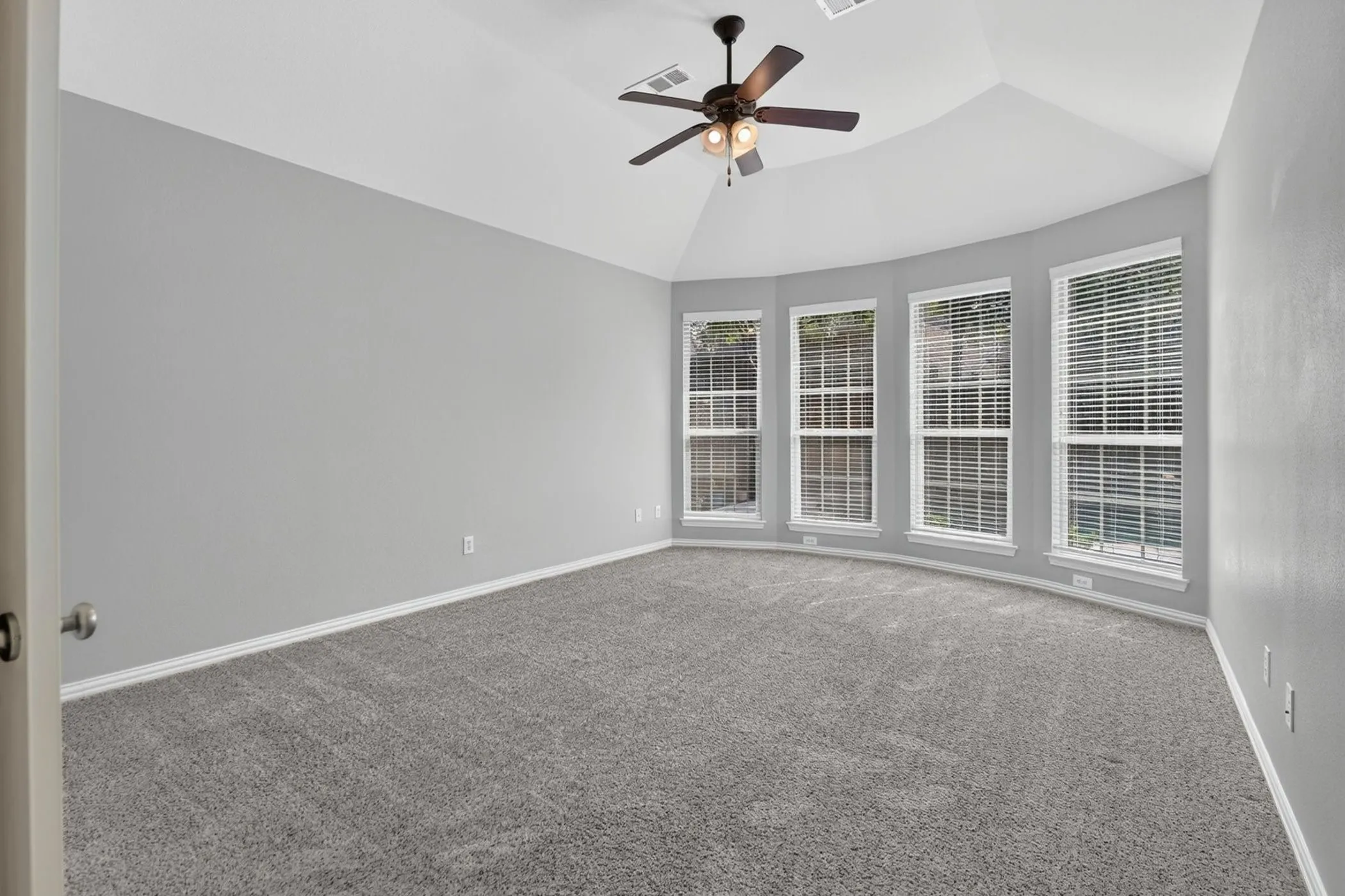 Single Family Residence For Sale in Denton County , 8417 Bayberry Avenue, Lantana, Texas 76226, 4 Bedroom, 4 Bathroom, 2 Garage spaces, 3,450 Sqft, built in 2010, mls#21322729, Real Estate Agent in Lantana, Homes For Sale in Denton county, Homes For Sale in Lantana, Realtor in Lantana Texas, Real Estate Brokerage Independent Realty Texas, Luminita Cordes Realtor