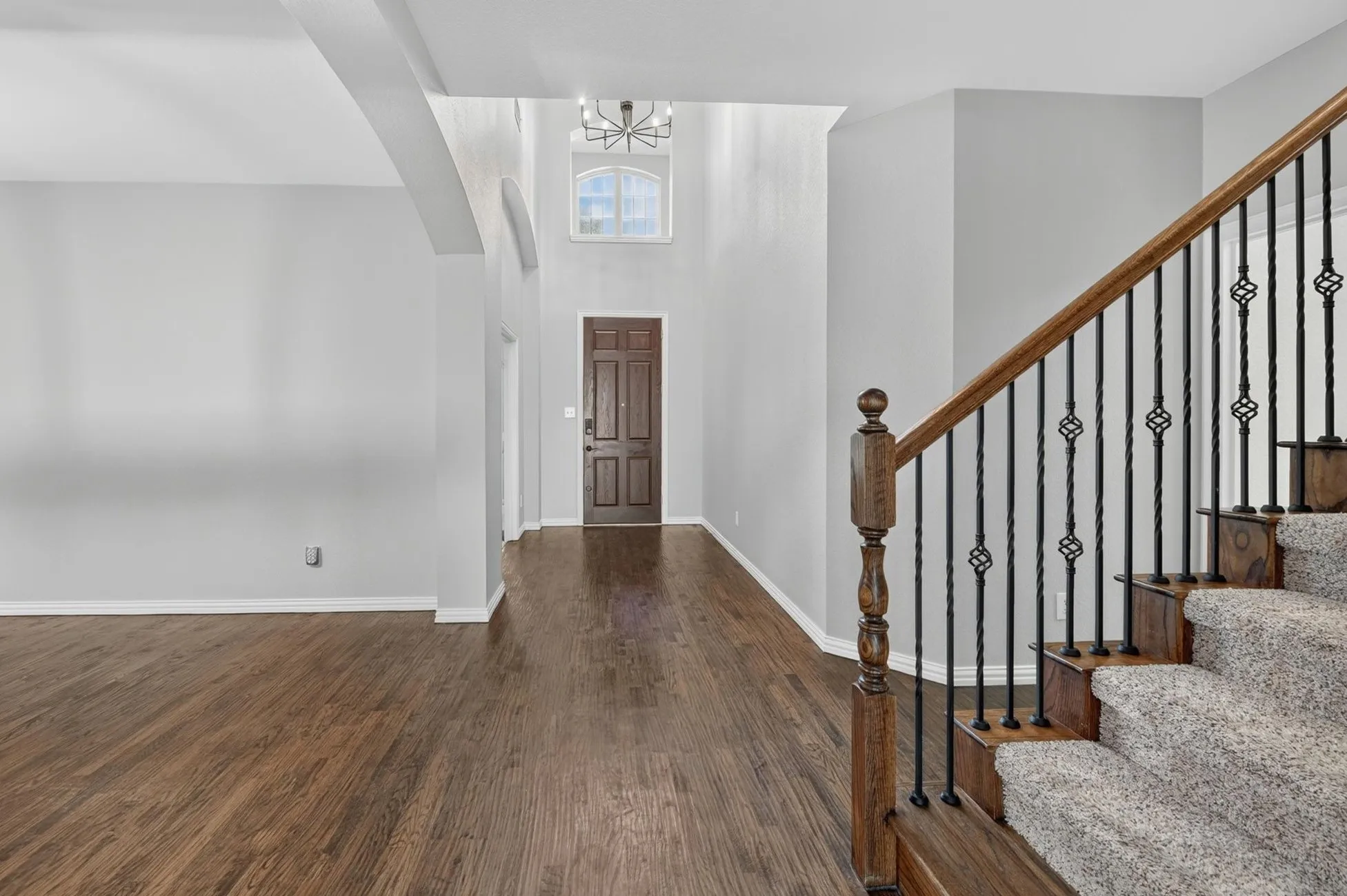 Single Family Residence For Sale in Denton County , 8417 Bayberry Avenue, Lantana, Texas 76226, 4 Bedroom, 4 Bathroom, 2 Garage spaces, 3,450 Sqft, built in 2010, mls#21322729, Real Estate Agent in Lantana, Homes For Sale in Denton county, Homes For Sale in Lantana, Realtor in Lantana Texas, Real Estate Brokerage Independent Realty Texas, Luminita Cordes Realtor