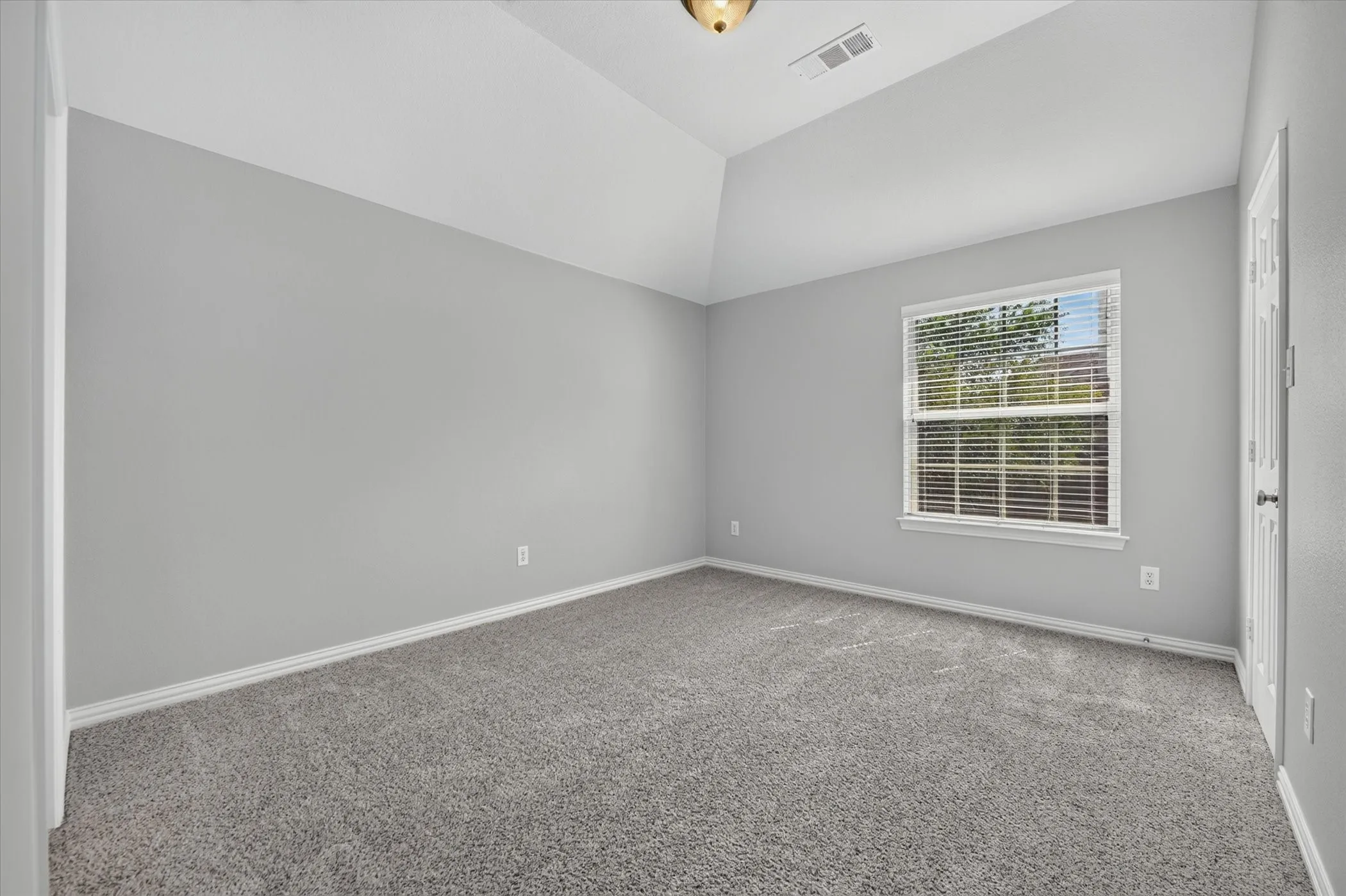 Single Family Residence For Sale in Denton County , 8417 Bayberry Avenue, Lantana, Texas 76226, 4 Bedroom, 4 Bathroom, 2 Garage spaces, 3,450 Sqft, built in 2010, mls#21322729, Real Estate Agent in Lantana, Homes For Sale in Denton county, Homes For Sale in Lantana, Realtor in Lantana Texas, Real Estate Brokerage Independent Realty Texas, Luminita Cordes Realtor