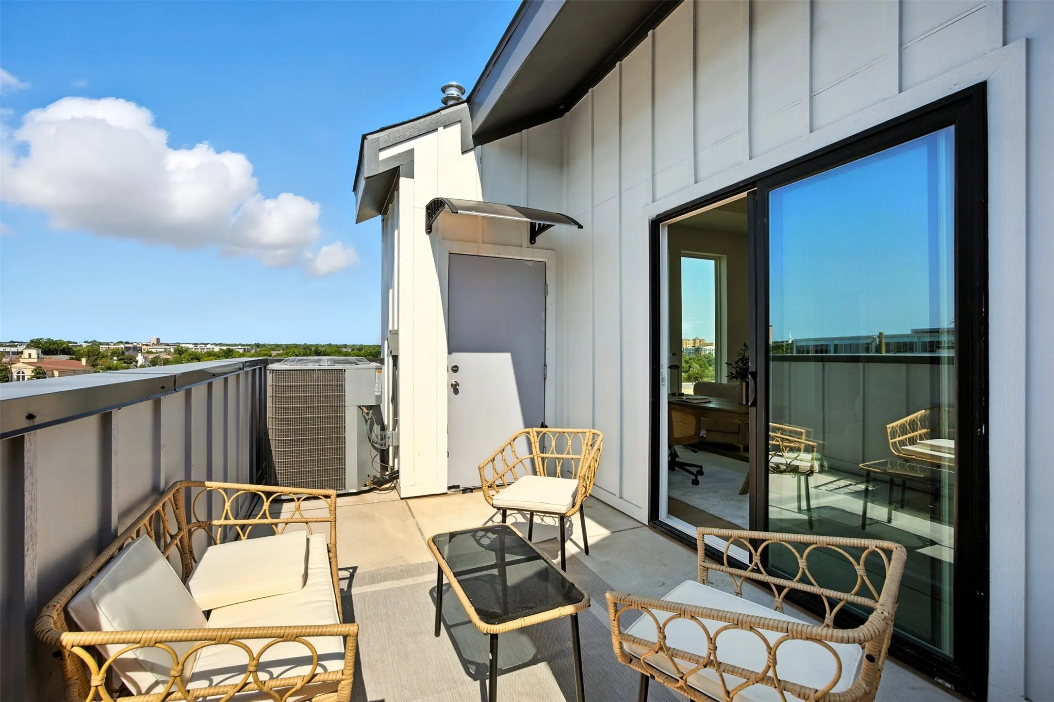 Townhouse For Rent in Dallas County , 312 N Lancaster Avenue 12, Dallas, Texas 75203, 3 Bedroom, 4 Bathroom, 2 Garage spaces, 1,941 Sqft, built in 2025, mls#21324068, Real Estate Agent in Dallas, Homes For Rent in Dallas county, Homes For Rent in Dallas, Realtor in Dallas Texas, Real Estate Brokerage Independent Realty Texas, Luminita Cordes Realtor