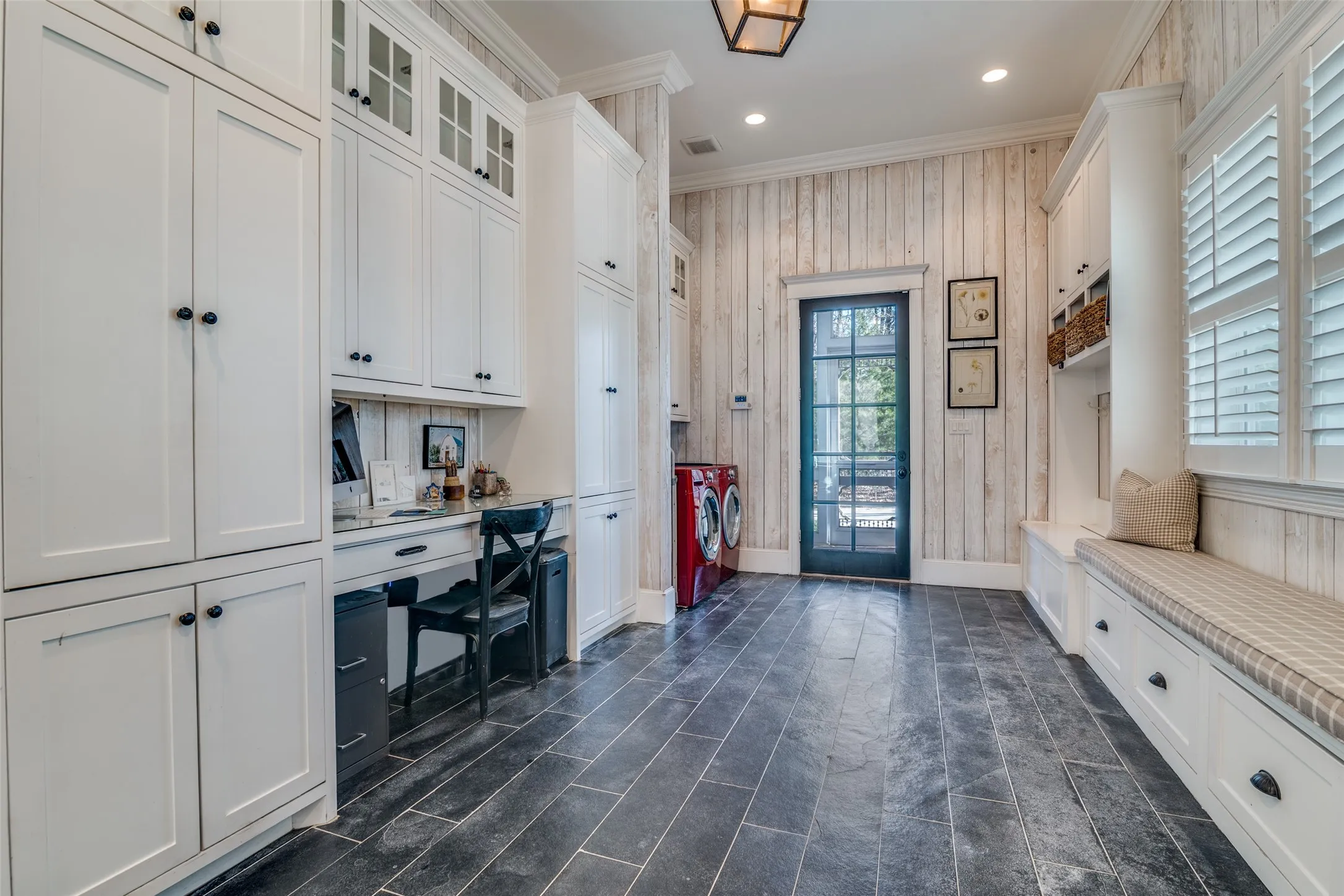 Single Family Residence For Sale in Hunt County , 7968 County Road 2412, Quinlan, Texas 75474, 4 Bedroom, 3 Bathroom, 2 Garage spaces, 4,289 Sqft, built in 2018, mls#21324073, Real Estate Agent in Quinlan, Homes For Sale in Hunt county, Homes For Sale in Quinlan, Realtor in Quinlan Texas, Real Estate Brokerage Independent Realty Texas, Luminita Cordes Realtor