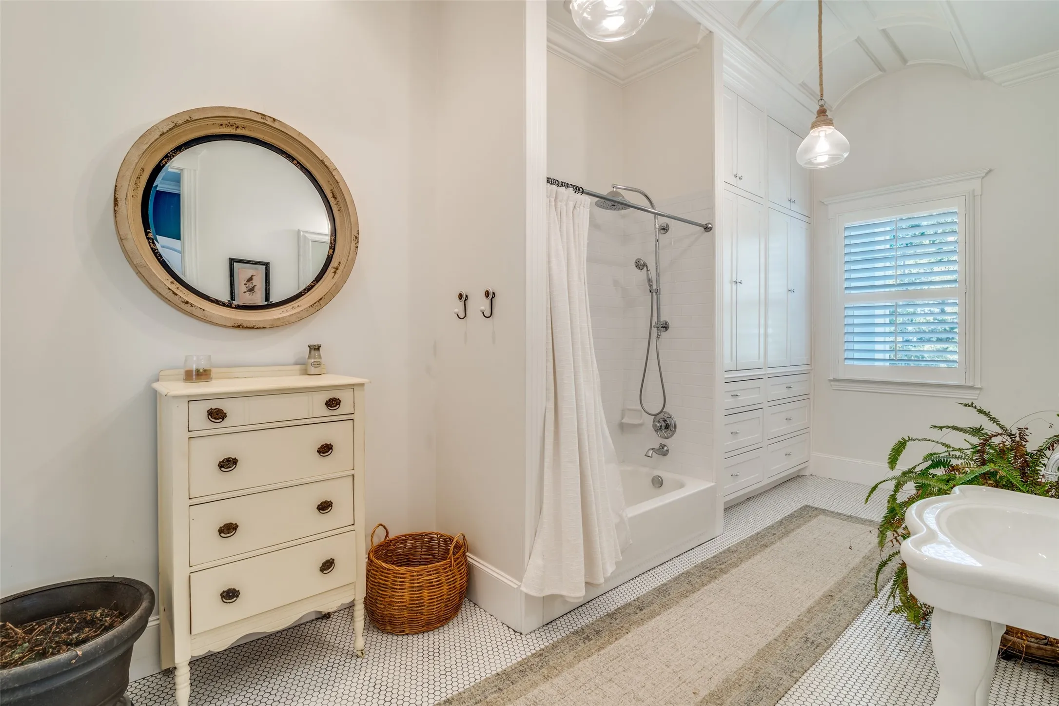 Single Family Residence For Sale in Hunt County , 7968 County Road 2412, Quinlan, Texas 75474, 4 Bedroom, 3 Bathroom, 2 Garage spaces, 4,289 Sqft, built in 2018, mls#21324073, Real Estate Agent in Quinlan, Homes For Sale in Hunt county, Homes For Sale in Quinlan, Realtor in Quinlan Texas, Real Estate Brokerage Independent Realty Texas, Luminita Cordes Realtor
