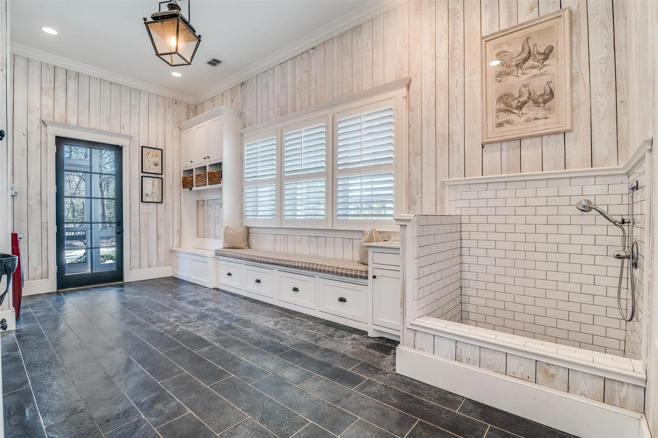 Single Family Residence For Sale in Hunt County , 7968 County Road 2412, Quinlan, Texas 75474, 4 Bedroom, 3 Bathroom, 2 Garage spaces, 4,289 Sqft, built in 2018, mls#21324073, Real Estate Agent in Quinlan, Homes For Sale in Hunt county, Homes For Sale in Quinlan, Realtor in Quinlan Texas, Real Estate Brokerage Independent Realty Texas, Luminita Cordes Realtor