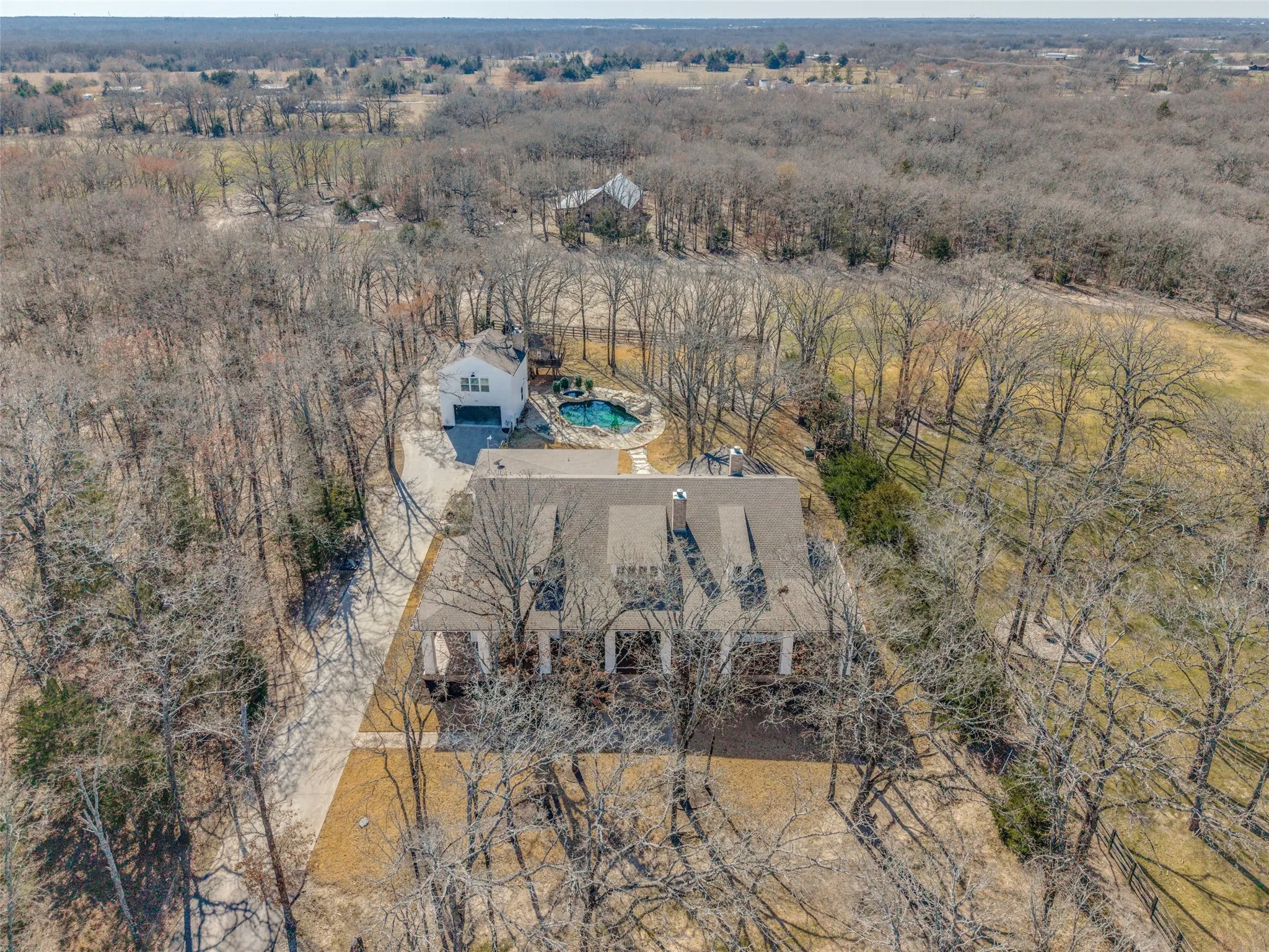 Single Family Residence For Sale in Hunt County , 7968 County Road 2412, Quinlan, Texas 75474, 4 Bedroom, 3 Bathroom, 2 Garage spaces, 4,289 Sqft, built in 2018, mls#21324073, Real Estate Agent in Quinlan, Homes For Sale in Hunt county, Homes For Sale in Quinlan, Realtor in Quinlan Texas, Real Estate Brokerage Independent Realty Texas, Luminita Cordes Realtor