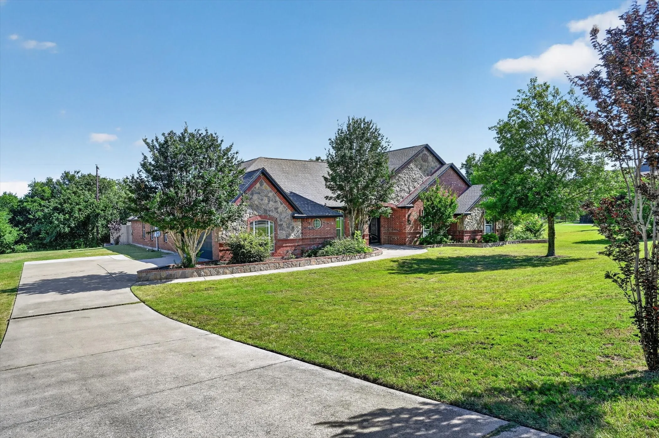 Single Family Residence For Rent in Wise County , 308 W Aurora Vista Trail, Aurora, Texas 76078, 4 Bedroom, 4 Bathroom, 2 Garage spaces, 3,882 Sqft, built in 2007, mls#21324090, Real Estate Agent in Aurora, Homes For Rent in Wise county, Homes For Rent in Aurora, Realtor in Aurora Texas, Real Estate Brokerage Independent Realty Texas, Luminita Cordes Realtor