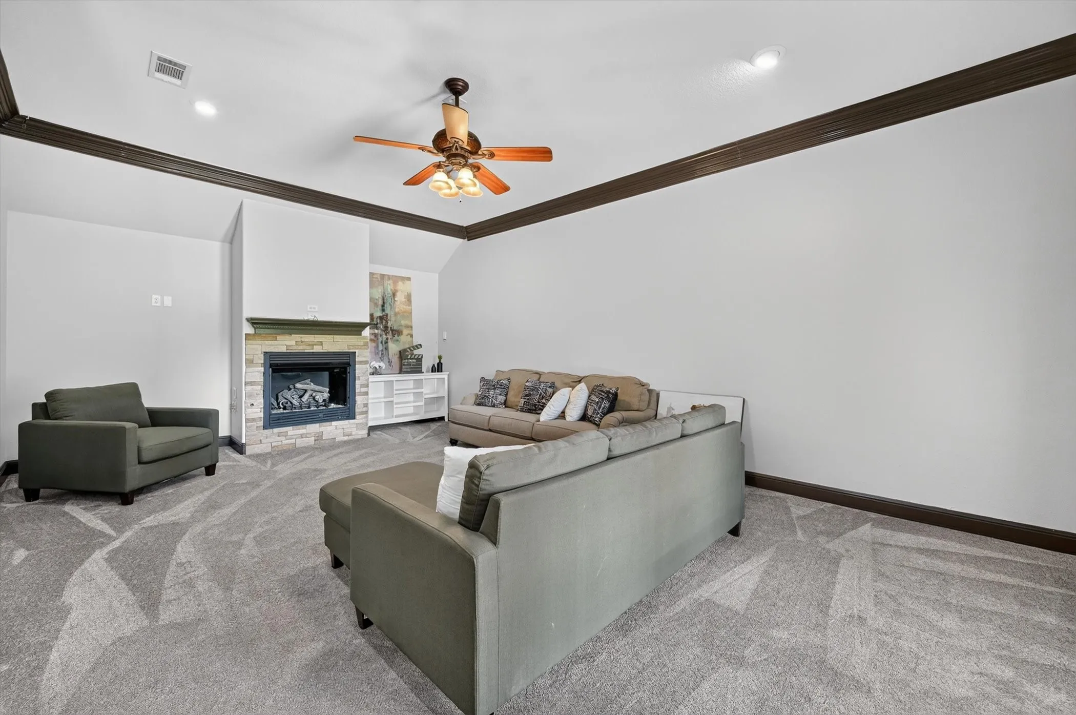 Single Family Residence For Rent in Wise County , 308 W Aurora Vista Trail, Aurora, Texas 76078, 4 Bedroom, 4 Bathroom, 2 Garage spaces, 3,882 Sqft, built in 2007, mls#21324090, Real Estate Agent in Aurora, Homes For Rent in Wise county, Homes For Rent in Aurora, Realtor in Aurora Texas, Real Estate Brokerage Independent Realty Texas, Luminita Cordes Realtor