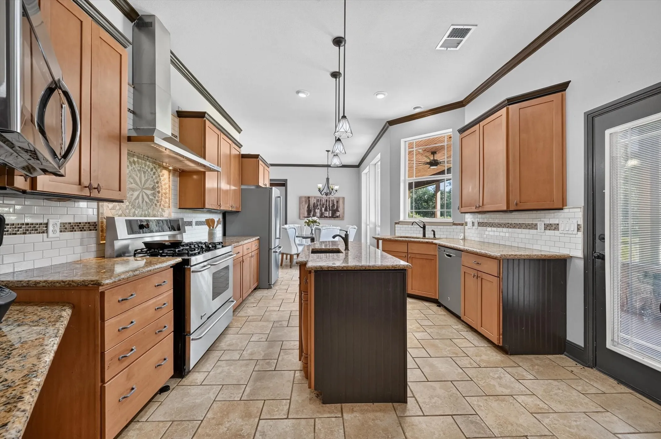 Single Family Residence For Rent in Wise County , 308 W Aurora Vista Trail, Aurora, Texas 76078, 4 Bedroom, 4 Bathroom, 2 Garage spaces, 3,882 Sqft, built in 2007, mls#21324090, Real Estate Agent in Aurora, Homes For Rent in Wise county, Homes For Rent in Aurora, Realtor in Aurora Texas, Real Estate Brokerage Independent Realty Texas, Luminita Cordes Realtor