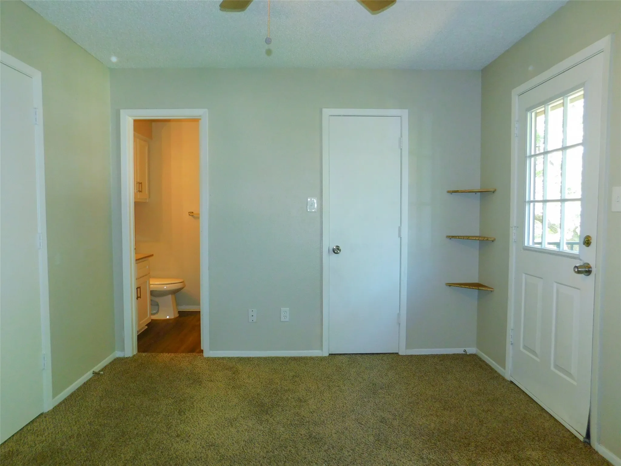 Townhouse For Rent in Denton County , 1137 Dallas Drive, Denton, Texas 76205, 2 Bedroom, 3 Bathroom, Garage spaces, 1,102 Sqft, built in 1982, mls#21323991, Real Estate Agent in Denton, Homes For Rent in Denton county, Homes For Rent in Denton, Realtor in Denton Texas, Real Estate Brokerage Independent Realty Texas, Luminita Cordes Realtor