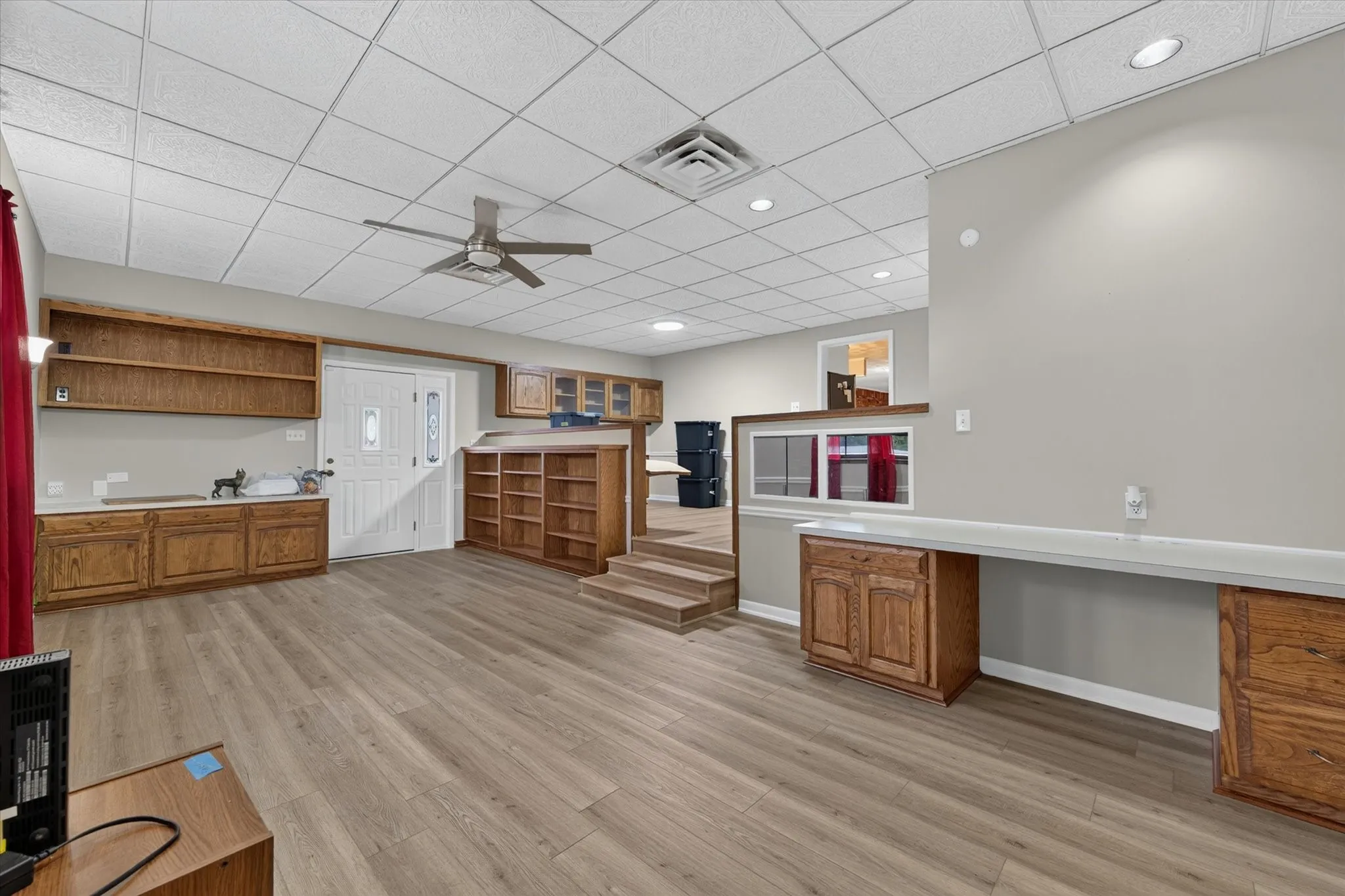 Spacious room that has access to backyard
