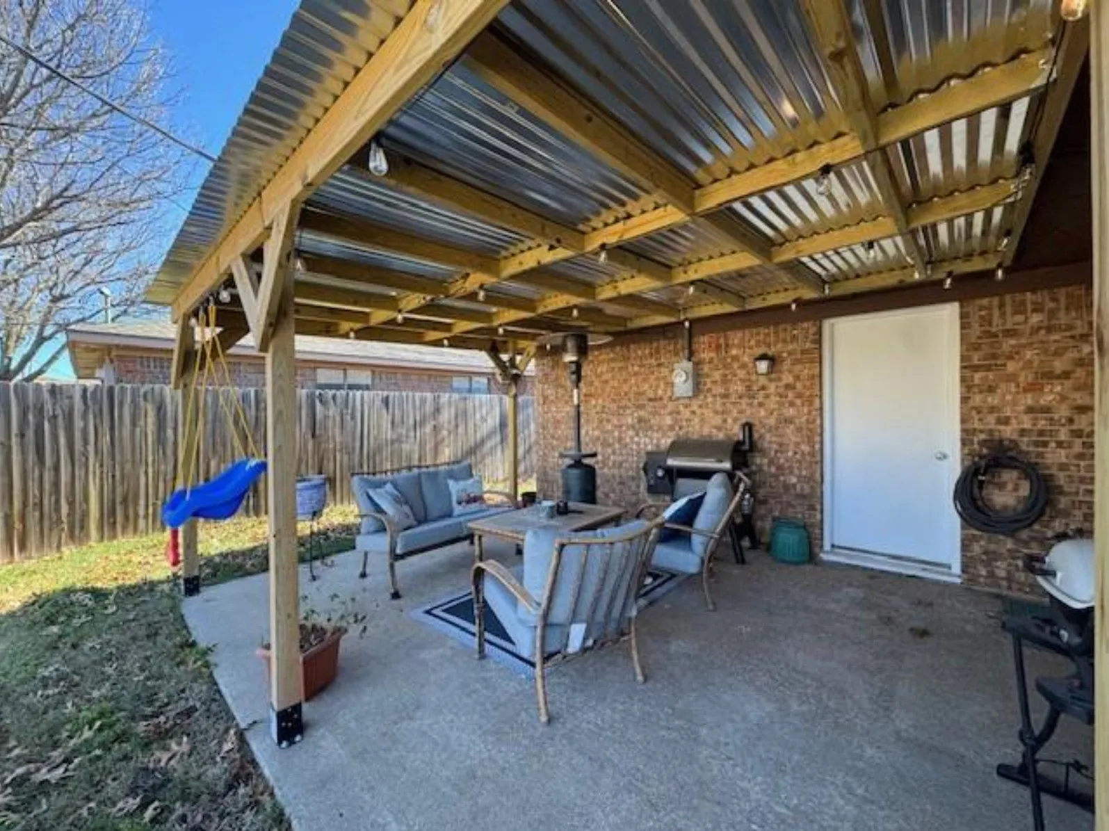 Single Family Residence For Sale in Collin County , 410 E Hazelwood Street, Princeton, Texas 75407, 3 Bedroom, 2 Bathroom, 1 Garage spaces, 1,254 Sqft, built in 1985, mls#21309730, Real Estate Agent in Princeton, Homes For Sale in Collin county, Homes For Sale in Princeton, Realtor in Princeton Texas, Real Estate Brokerage Independent Realty Texas, Luminita Cordes Realtor