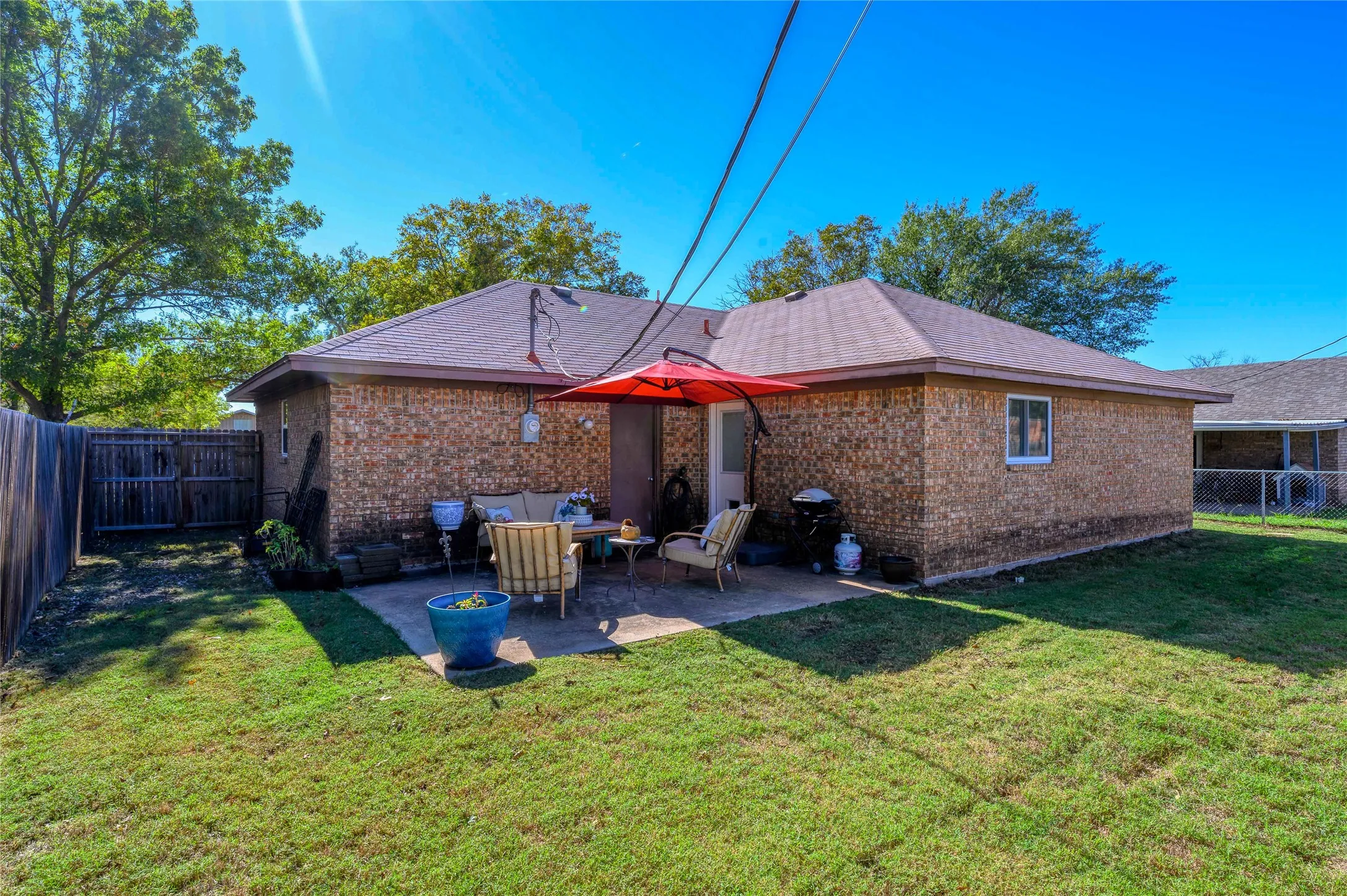 Single Family Residence For Sale in Collin County , 410 E Hazelwood Street, Princeton, Texas 75407, 3 Bedroom, 2 Bathroom, 1 Garage spaces, 1,254 Sqft, built in 1985, mls#21309730, Real Estate Agent in Princeton, Homes For Sale in Collin county, Homes For Sale in Princeton, Realtor in Princeton Texas, Real Estate Brokerage Independent Realty Texas, Luminita Cordes Realtor