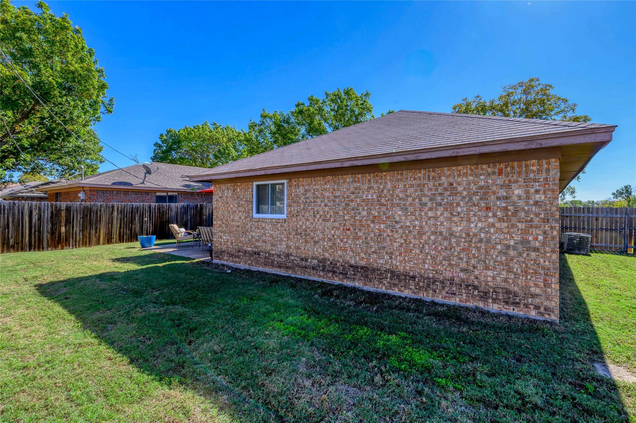 Single Family Residence For Sale in Collin County , 410 E Hazelwood Street, Princeton, Texas 75407, 3 Bedroom, 2 Bathroom, 1 Garage spaces, 1,254 Sqft, built in 1985, mls#21309730, Real Estate Agent in Princeton, Homes For Sale in Collin county, Homes For Sale in Princeton, Realtor in Princeton Texas, Real Estate Brokerage Independent Realty Texas, Luminita Cordes Realtor