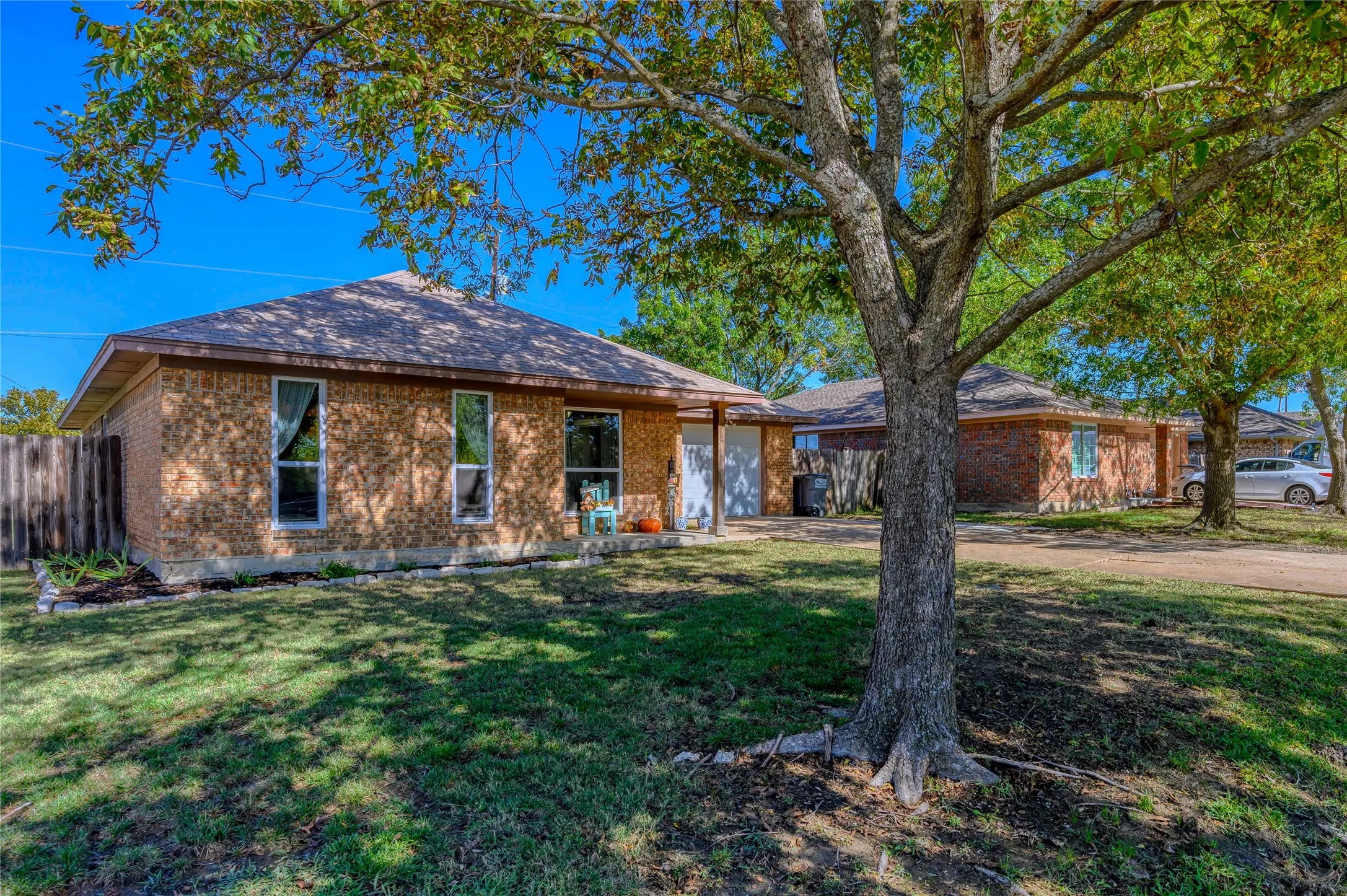Single Family Residence For Sale in Collin County , 410 E Hazelwood Street, Princeton, Texas 75407, 3 Bedroom, 2 Bathroom, 1 Garage spaces, 1,254 Sqft, built in 1985, mls#21309730, Real Estate Agent in Princeton, Homes For Sale in Collin county, Homes For Sale in Princeton, Realtor in Princeton Texas, Real Estate Brokerage Independent Realty Texas, Luminita Cordes Realtor