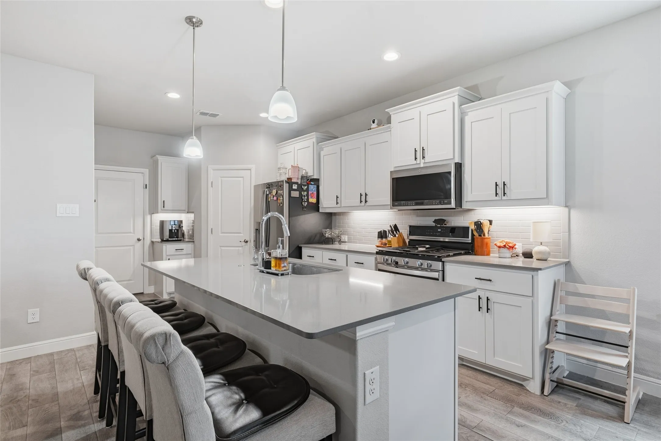 Single Family Residence For Sale in Tarrant County , 11300 Guinness Drive, Fort Worth, Texas 76052, 4 Bedroom, 2 Bathroom, 2 Garage spaces, 1,762 Sqft, built in 2021, Price $370,000, mls#21303453, Real Estate Agent in Fort Worth, Homes For Sale in Tarrant county, Homes For Sale in Fort Worth, Realtor in Fort Worth Texas, Real Estate Brokerage Independent Realty Texas, Luminita Cordes Realtor