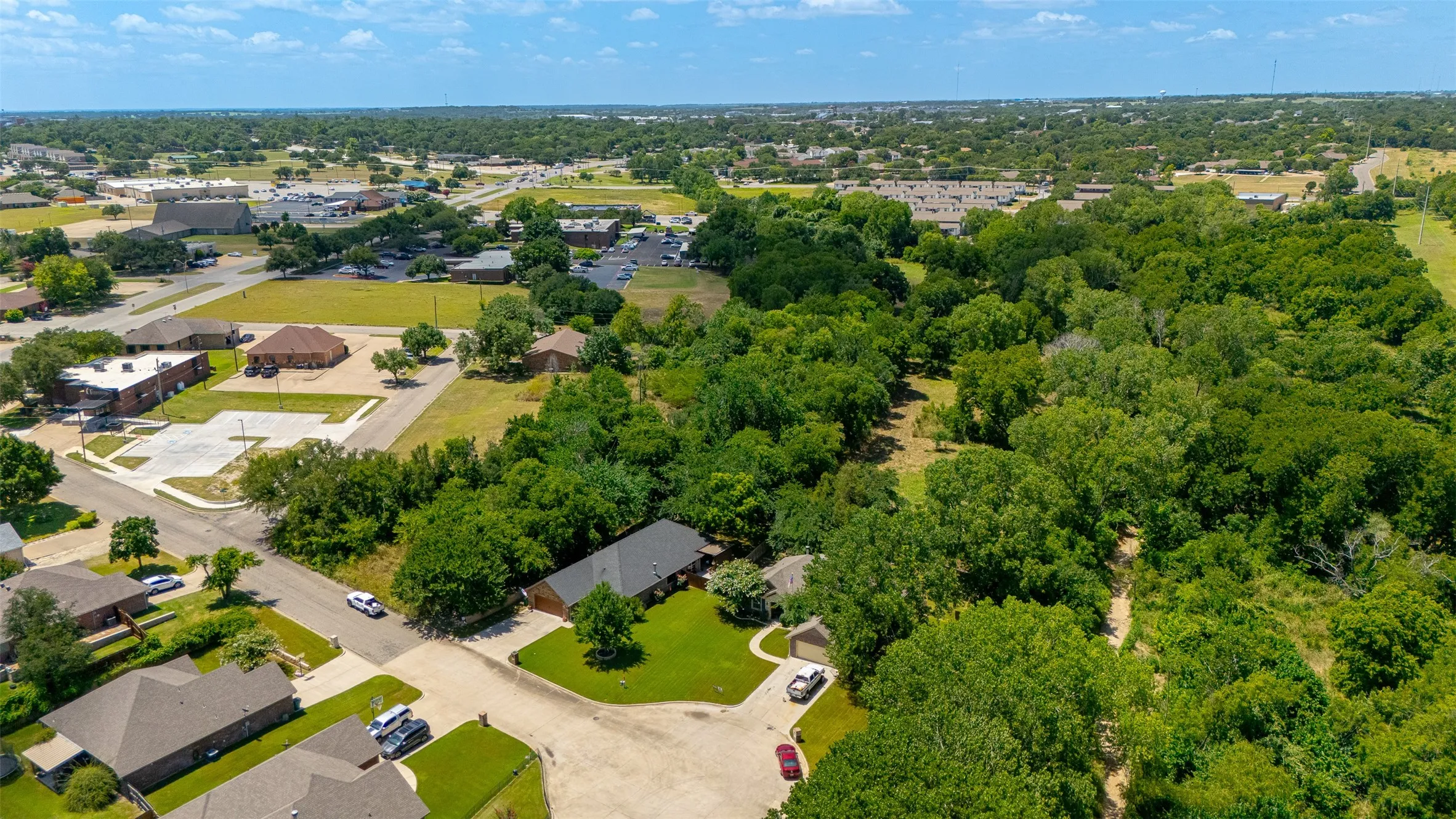 Single Family Residence For Sale in Erath County , 712 Spring Meadow Street, Stephenville, Texas 76401, 3 Bedrooms, 2 Bathrooms, 2 Garage spaces, 1,858 Sqft, built in 2016, Price $415,000, mls#21311410, Real Estate Agent in Stephenville, Homes For Sale in Erath county, Homes For Sale in Stephenville, Realtor in Stephenville Texas, Real Estate Brokerage Independent Realty Texas, Luminita Cordes Realtor