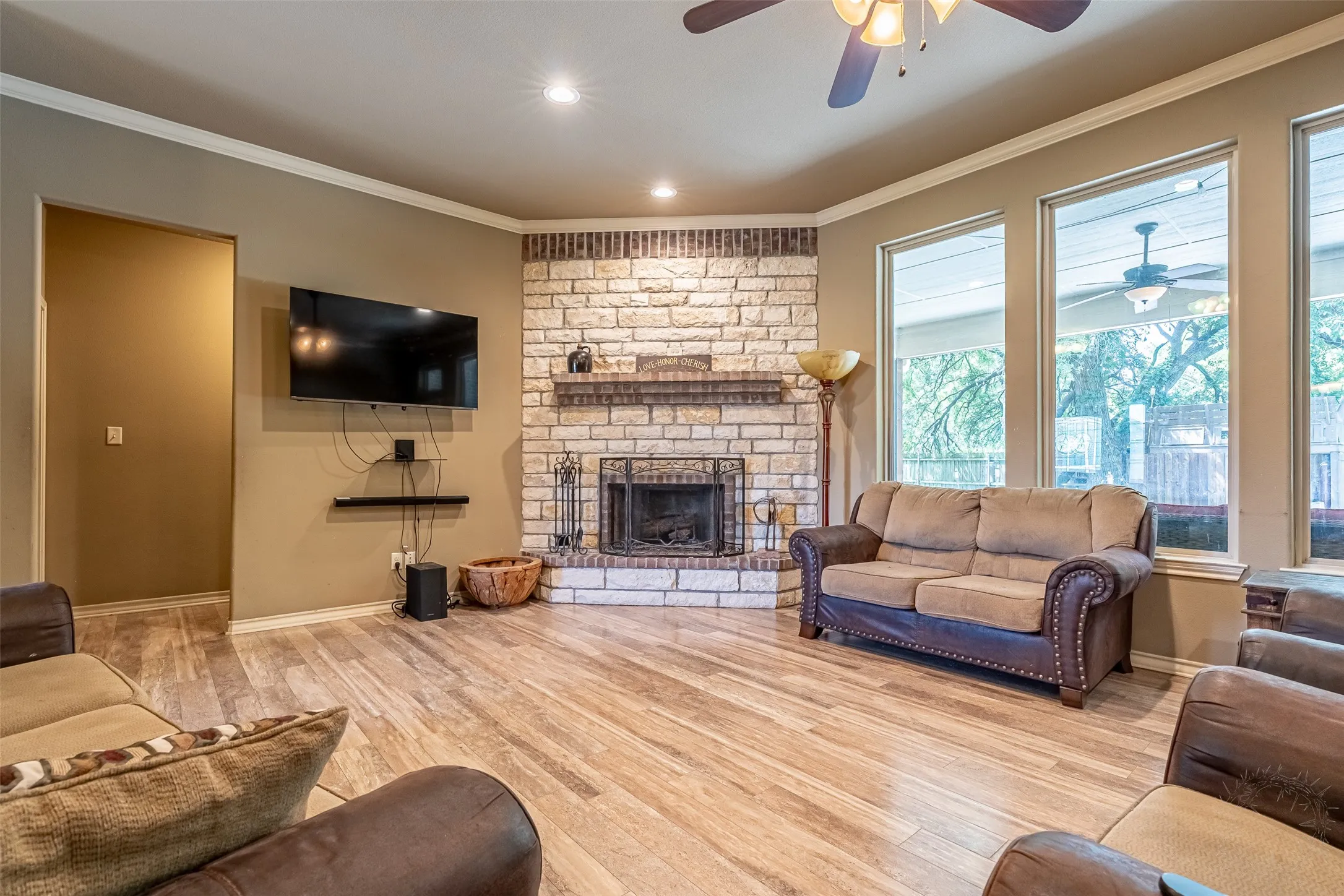 Single Family Residence For Sale in Erath County , 712 Spring Meadow Street, Stephenville, Texas 76401, 3 Bedrooms, 2 Bathrooms, 2 Garage spaces, 1,858 Sqft, built in 2016, Price $415,000, mls#21311410, Real Estate Agent in Stephenville, Homes For Sale in Erath county, Homes For Sale in Stephenville, Realtor in Stephenville Texas, Real Estate Brokerage Independent Realty Texas, Luminita Cordes Realtor
