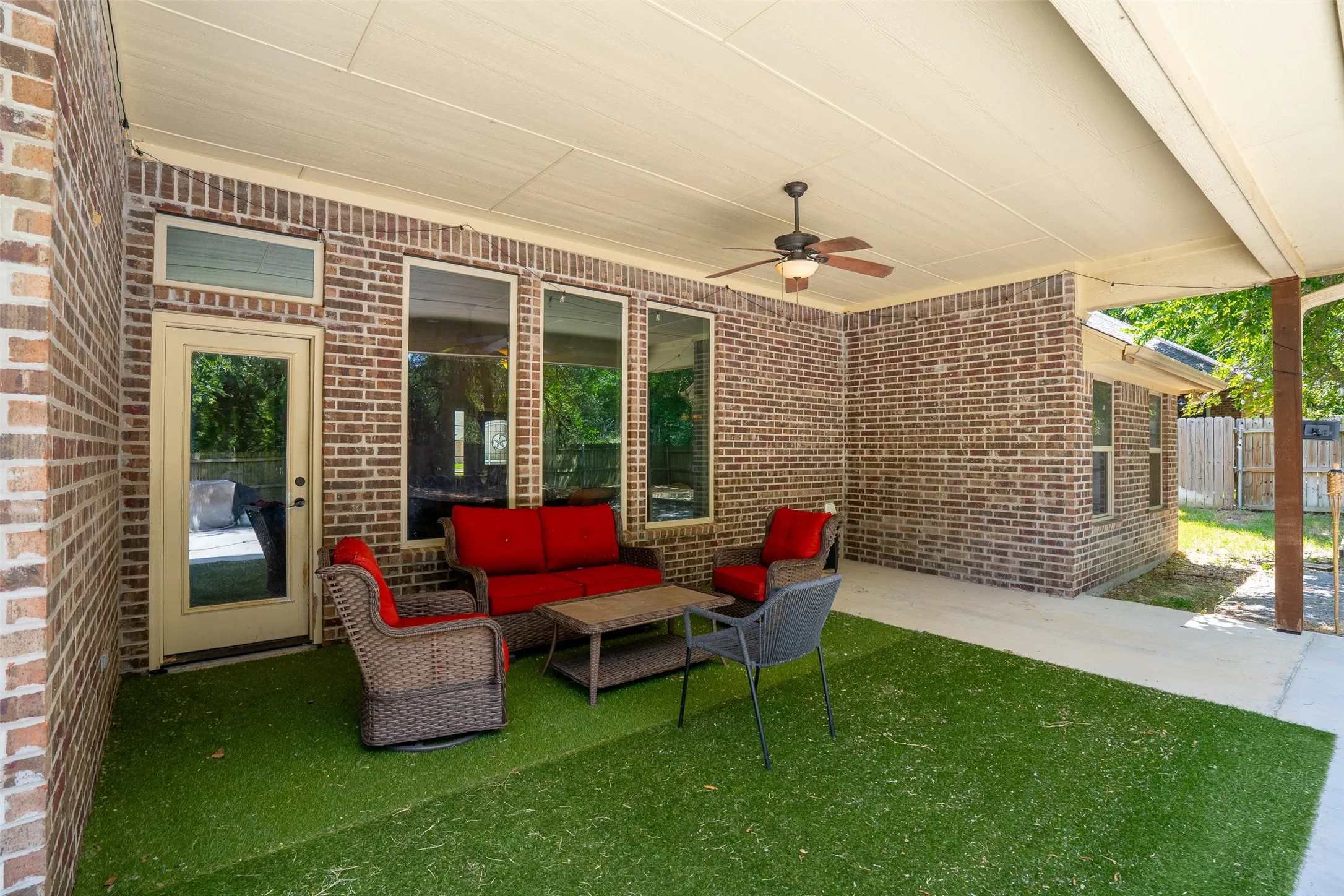 Single Family Residence For Sale in Erath County , 712 Spring Meadow Street, Stephenville, Texas 76401, 3 Bedrooms, 2 Bathrooms, 2 Garage spaces, 1,858 Sqft, built in 2016, Price $415,000, mls#21311410, Real Estate Agent in Stephenville, Homes For Sale in Erath county, Homes For Sale in Stephenville, Realtor in Stephenville Texas, Real Estate Brokerage Independent Realty Texas, Luminita Cordes Realtor