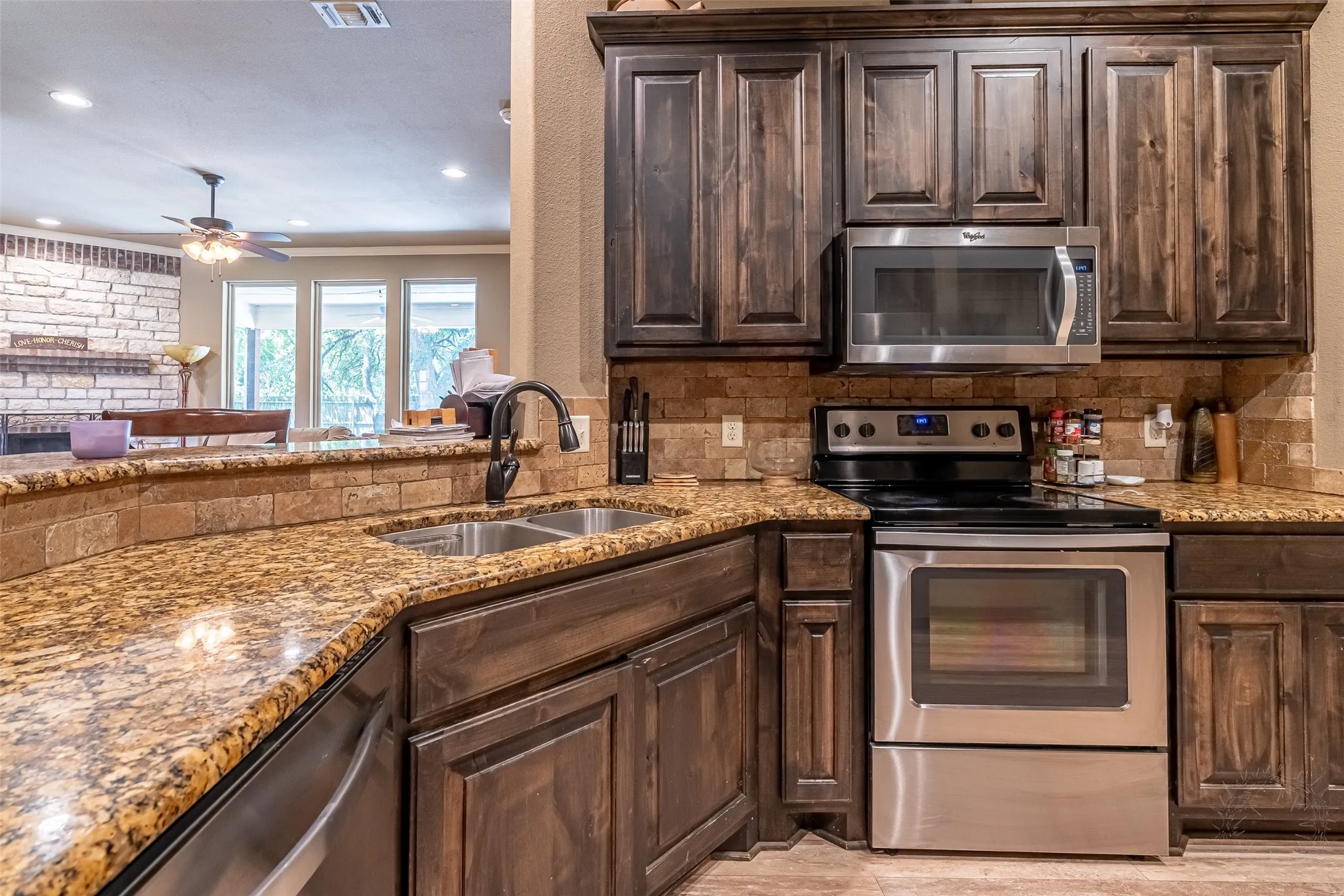 Single Family Residence For Sale in Erath County , 712 Spring Meadow Street, Stephenville, Texas 76401, 3 Bedrooms, 2 Bathrooms, 2 Garage spaces, 1,858 Sqft, built in 2016, Price $415,000, mls#21311410, Real Estate Agent in Stephenville, Homes For Sale in Erath county, Homes For Sale in Stephenville, Realtor in Stephenville Texas, Real Estate Brokerage Independent Realty Texas, Luminita Cordes Realtor