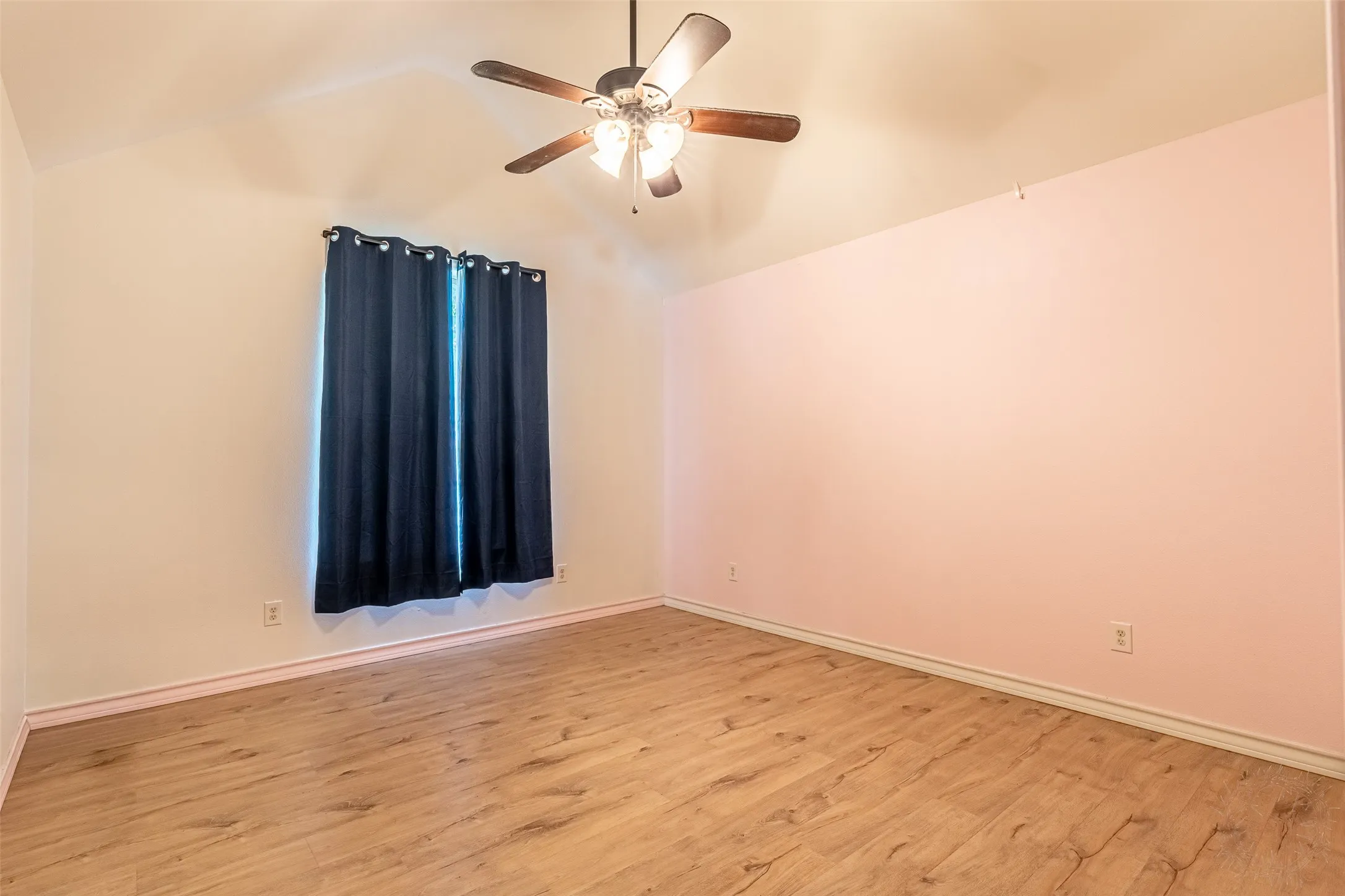 Single Family Residence For Sale in Erath County , 712 Spring Meadow Street, Stephenville, Texas 76401, 3 Bedrooms, 2 Bathrooms, 2 Garage spaces, 1,858 Sqft, built in 2016, Price $415,000, mls#21311410, Real Estate Agent in Stephenville, Homes For Sale in Erath county, Homes For Sale in Stephenville, Realtor in Stephenville Texas, Real Estate Brokerage Independent Realty Texas, Luminita Cordes Realtor
