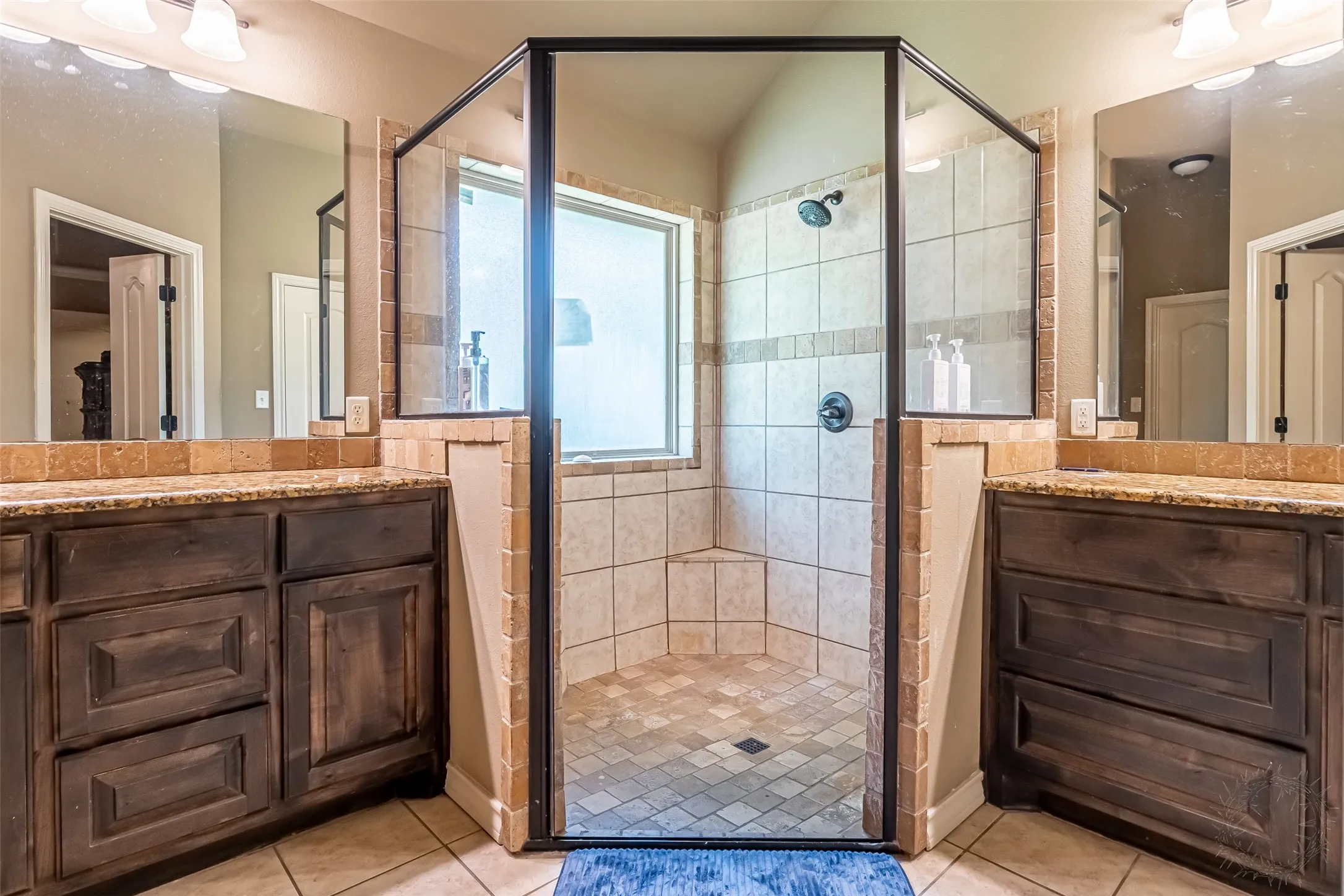 Single Family Residence For Sale in Erath County , 712 Spring Meadow Street, Stephenville, Texas 76401, 3 Bedrooms, 2 Bathrooms, 2 Garage spaces, 1,858 Sqft, built in 2016, Price $415,000, mls#21311410, Real Estate Agent in Stephenville, Homes For Sale in Erath county, Homes For Sale in Stephenville, Realtor in Stephenville Texas, Real Estate Brokerage Independent Realty Texas, Luminita Cordes Realtor