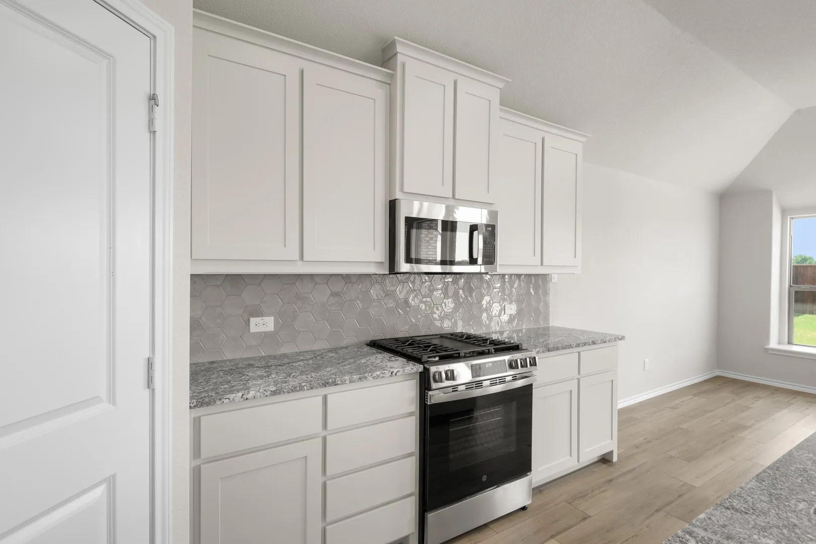 DFW-Meadow Park-Concept 1660-7405 Lavender Lane- Kitchen- Risewell Homes-6