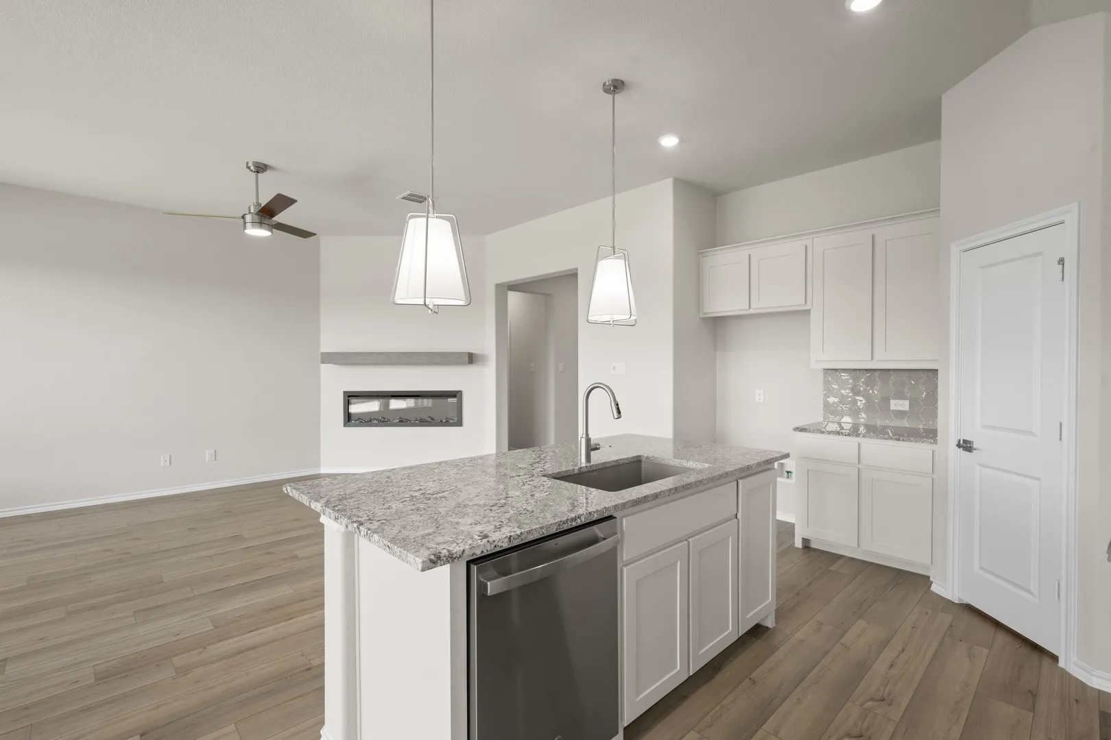 DFW-Meadow Park-Concept 1660-7405 Lavender Lane- Kitchen- Risewell Homes-5