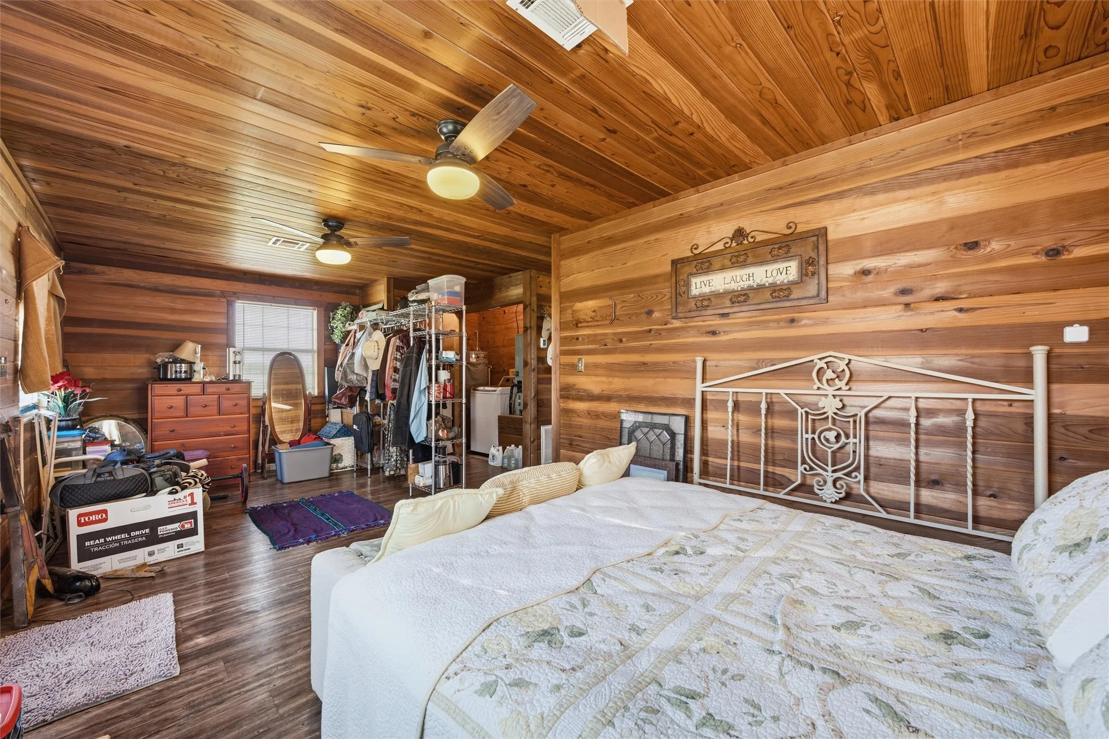 Farm For Sale in Mc Lennan County , 4554 Eddy Gatesville Parkway, Moody, Texas 76557, 1 Bedroom, 1 Bathroom, Garage spaces, 572 Sqft, built in 2003, mls#21317095, Real Estate Agent in Moody, Homes For Sale in Mc Lennan county, Homes For Sale in Moody, Realtor in Moody Texas, Real Estate Brokerage Independent Realty Texas, Luminita Cordes Realtor