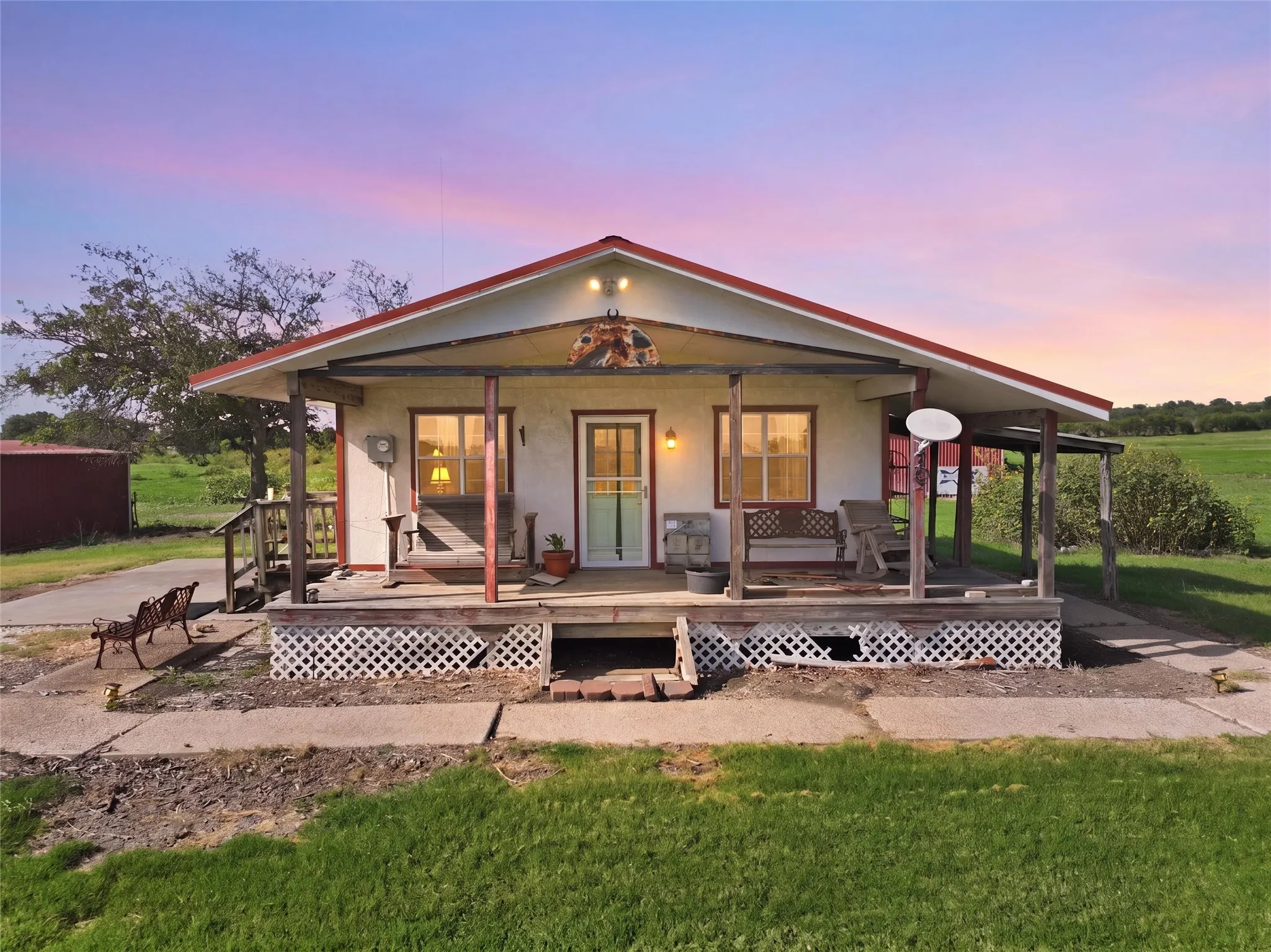 Farm For Sale in Mc Lennan County , 4554 Eddy Gatesville Parkway, Moody, Texas 76557, 1 Bedroom, 1 Bathroom, Garage spaces, 572 Sqft, built in 2003, mls#21317095, Real Estate Agent in Moody, Homes For Sale in Mc Lennan county, Homes For Sale in Moody, Realtor in Moody Texas, Real Estate Brokerage Independent Realty Texas, Luminita Cordes Realtor