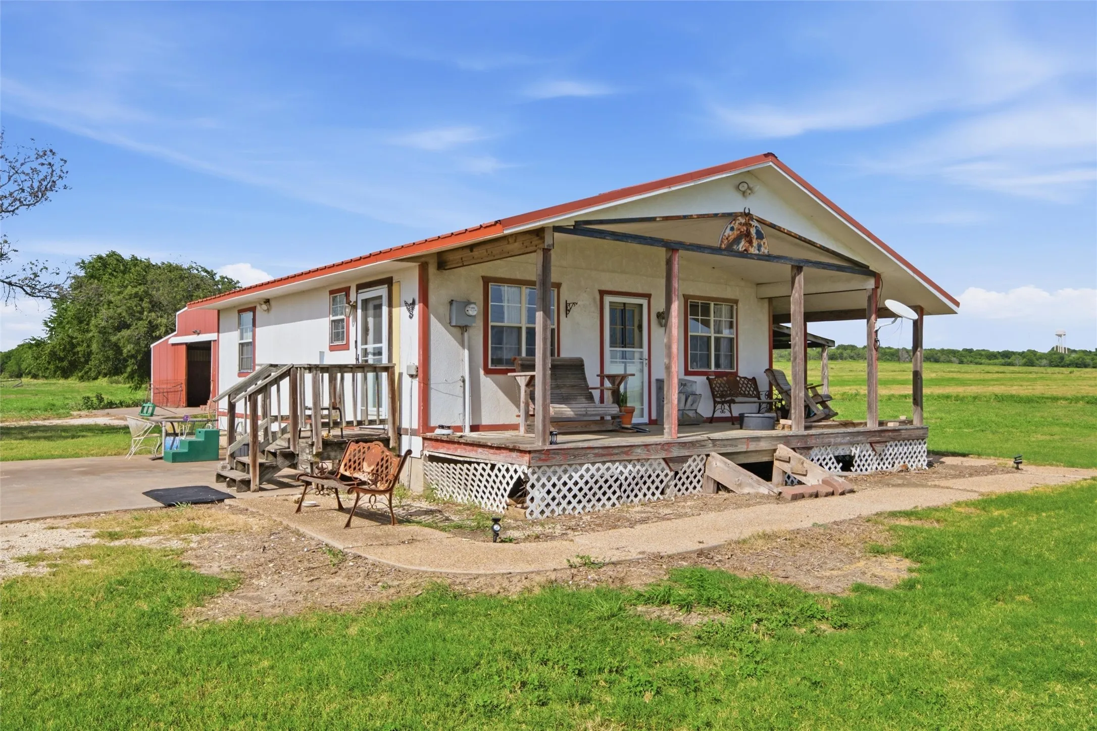 Farm For Sale in Mc Lennan County , 4554 Eddy Gatesville Parkway, Moody, Texas 76557, 1 Bedroom, 1 Bathroom, Garage spaces, 572 Sqft, built in 2003, mls#21317095, Real Estate Agent in Moody, Homes For Sale in Mc Lennan county, Homes For Sale in Moody, Realtor in Moody Texas, Real Estate Brokerage Independent Realty Texas, Luminita Cordes Realtor