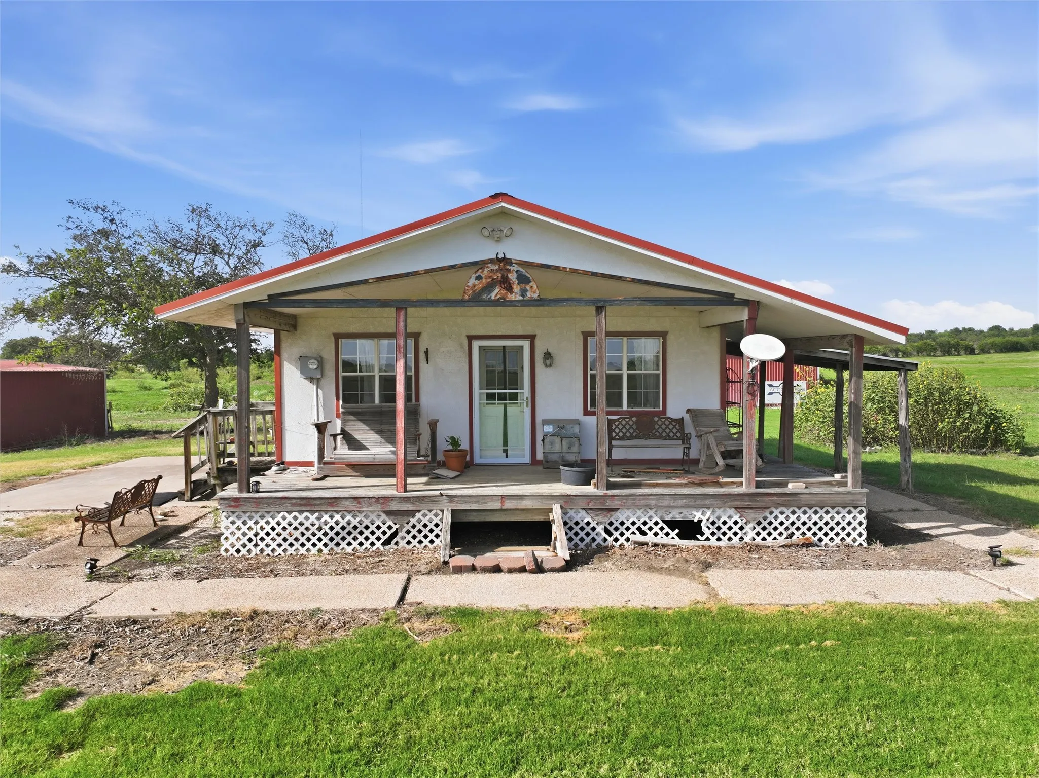 Farm For Sale in Mc Lennan County , 4554 Eddy Gatesville Parkway, Moody, Texas 76557, 1 Bedroom, 1 Bathroom, Garage spaces, 572 Sqft, built in 2003, mls#21317095, Real Estate Agent in Moody, Homes For Sale in Mc Lennan county, Homes For Sale in Moody, Realtor in Moody Texas, Real Estate Brokerage Independent Realty Texas, Luminita Cordes Realtor