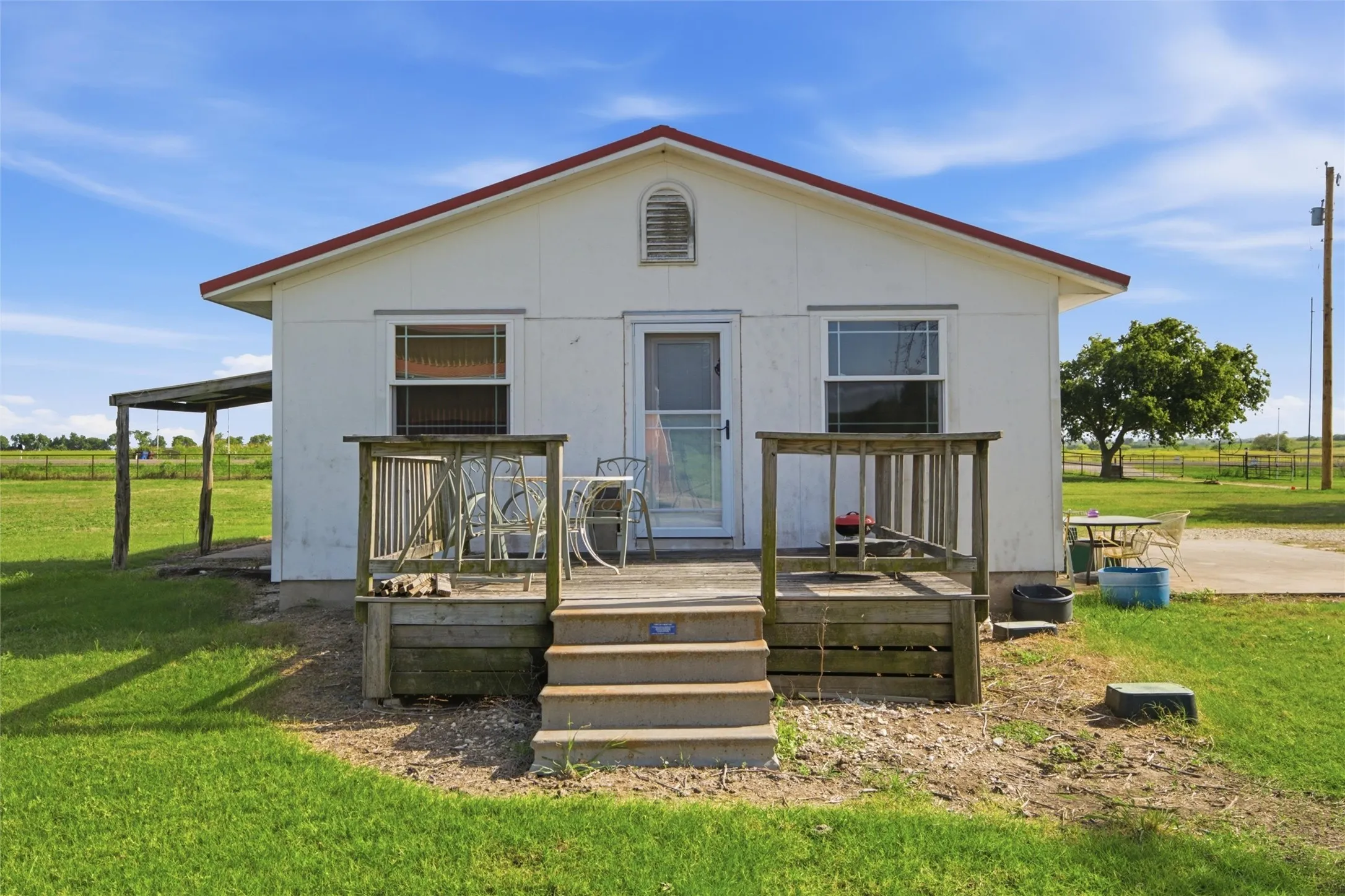 Farm For Sale in Mc Lennan County , 4554 Eddy Gatesville Parkway, Moody, Texas 76557, 1 Bedroom, 1 Bathroom, Garage spaces, 572 Sqft, built in 2003, mls#21317095, Real Estate Agent in Moody, Homes For Sale in Mc Lennan county, Homes For Sale in Moody, Realtor in Moody Texas, Real Estate Brokerage Independent Realty Texas, Luminita Cordes Realtor