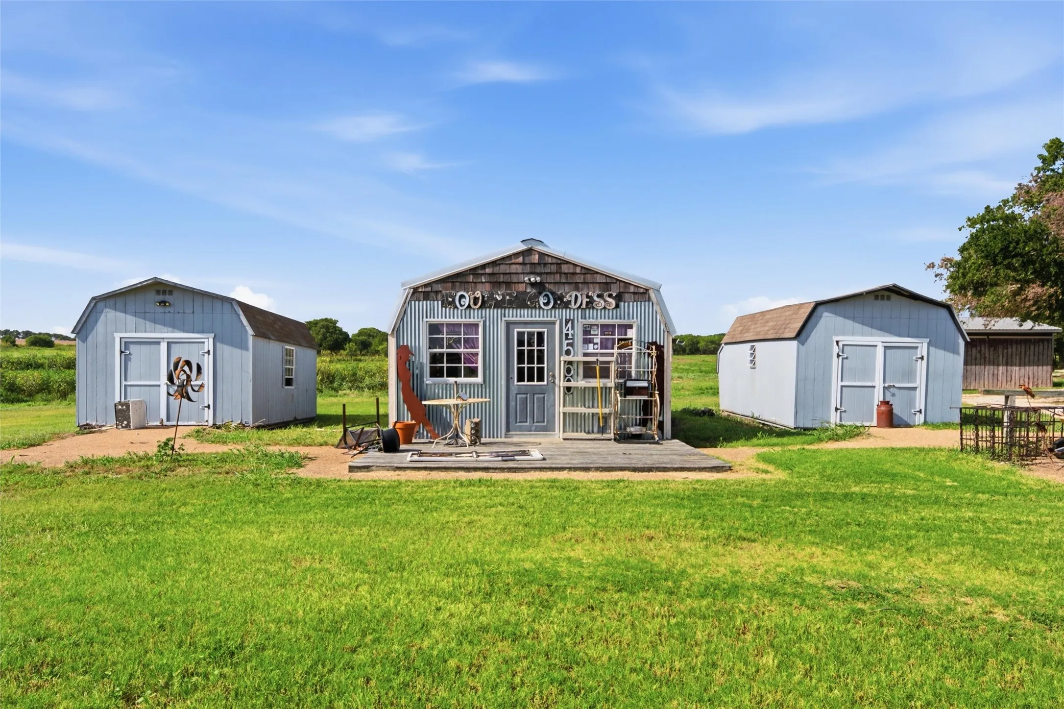 Farm For Sale in Mc Lennan County , 4554 Eddy Gatesville Parkway, Moody, Texas 76557, 1 Bedroom, 1 Bathroom, Garage spaces, 572 Sqft, built in 2003, mls#21317095, Real Estate Agent in Moody, Homes For Sale in Mc Lennan county, Homes For Sale in Moody, Realtor in Moody Texas, Real Estate Brokerage Independent Realty Texas, Luminita Cordes Realtor