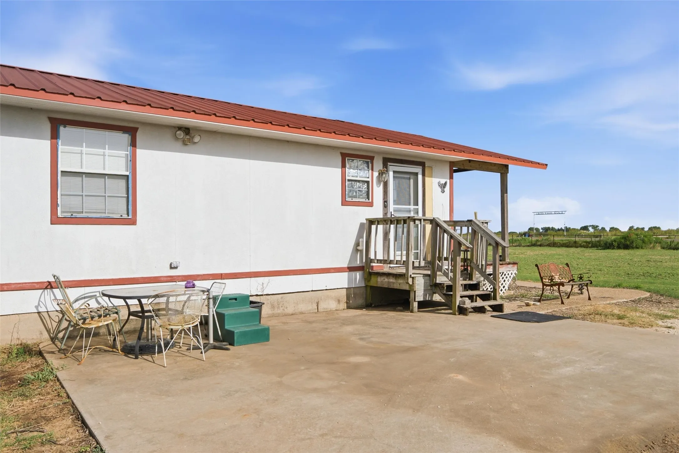 Farm For Sale in Mc Lennan County , 4554 Eddy Gatesville Parkway, Moody, Texas 76557, 1 Bedroom, 1 Bathroom, Garage spaces, 572 Sqft, built in 2003, mls#21317095, Real Estate Agent in Moody, Homes For Sale in Mc Lennan county, Homes For Sale in Moody, Realtor in Moody Texas, Real Estate Brokerage Independent Realty Texas, Luminita Cordes Realtor