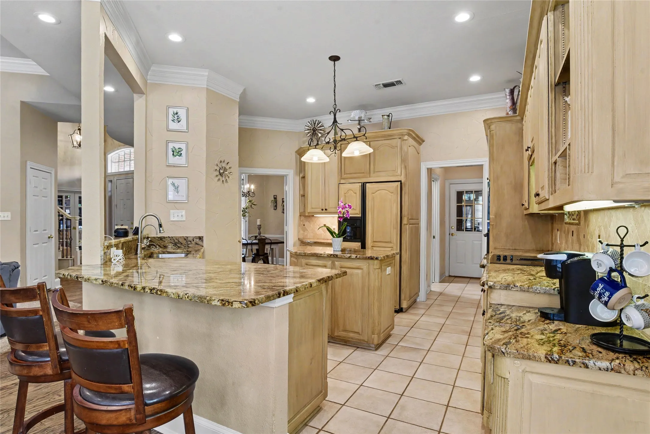 Single Family Residence For Sale in Kaufman County , 4 Griffith Court, Terrell, Texas 75160, 4 Bedroom, 3 Bathroom, 2 Garage spaces, 3,146 Sqft, built in 2000, mls#21324161, Real Estate Agent in Terrell, Homes For Sale in Kaufman county, Homes For Sale in Terrell, Realtor in Terrell Texas, Real Estate Brokerage Independent Realty Texas, Luminita Cordes Realtor