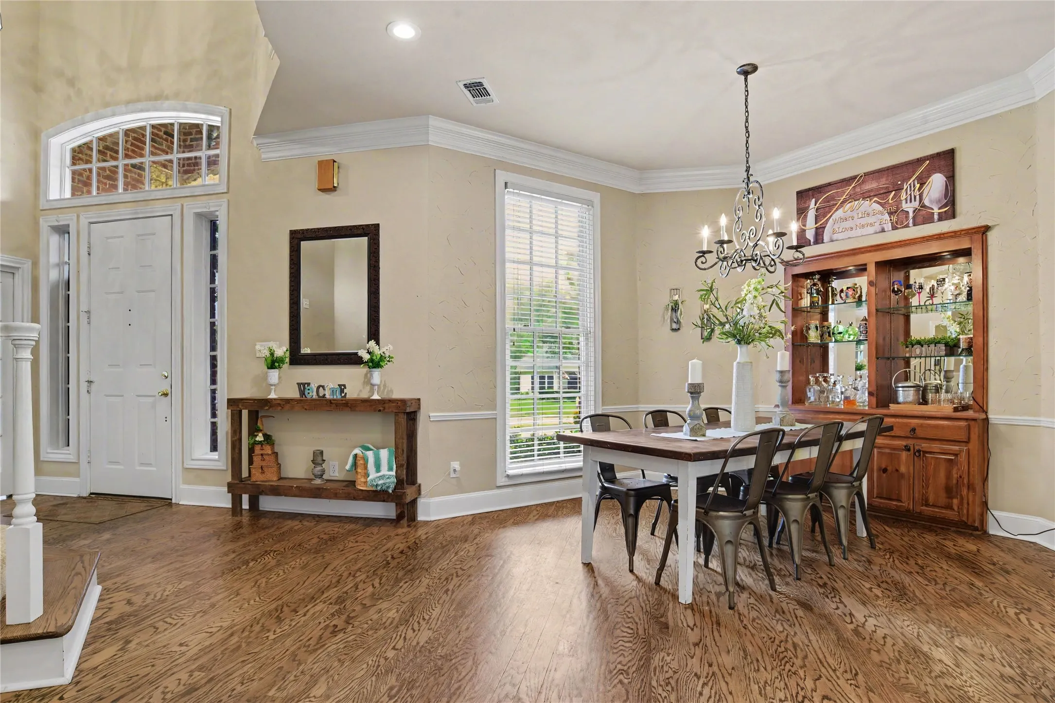 Single Family Residence For Sale in Kaufman County , 4 Griffith Court, Terrell, Texas 75160, 4 Bedroom, 3 Bathroom, 2 Garage spaces, 3,146 Sqft, built in 2000, mls#21324161, Real Estate Agent in Terrell, Homes For Sale in Kaufman county, Homes For Sale in Terrell, Realtor in Terrell Texas, Real Estate Brokerage Independent Realty Texas, Luminita Cordes Realtor