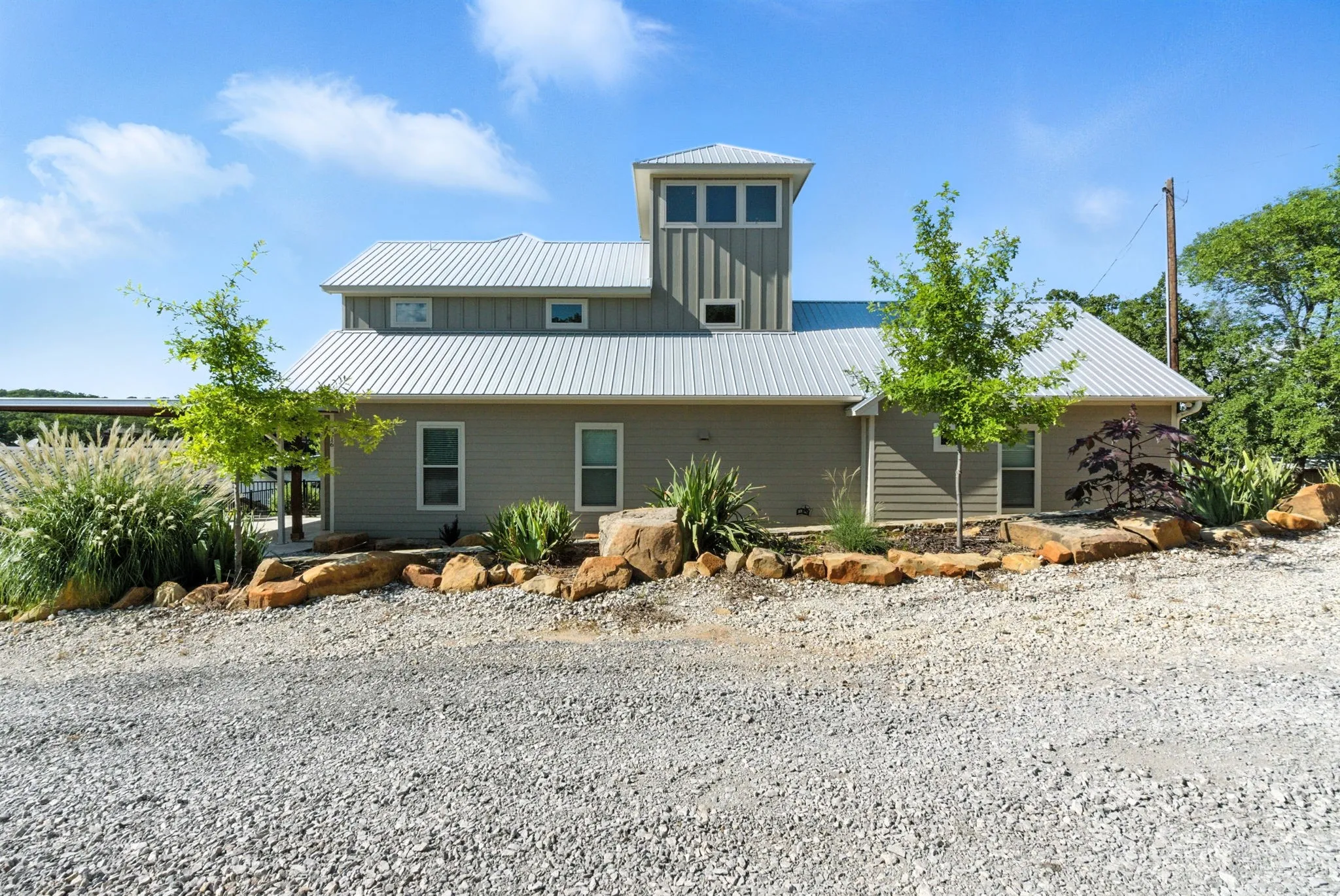 Single Family Residence For Sale in Wise County , 216 Private Road 1735, Chico, Texas 76431, 3 Bedrooms, 3 Bathrooms, Garage spaces, 2,180 Sqft, built in 1979, Price $1,175,000, mls#21324173, Real Estate Agent in Chico, Homes For Sale in Wise county, Homes For Sale in Chico, Realtor in Chico Texas, Real Estate Brokerage Independent Realty Texas, Luminita Cordes Realtor