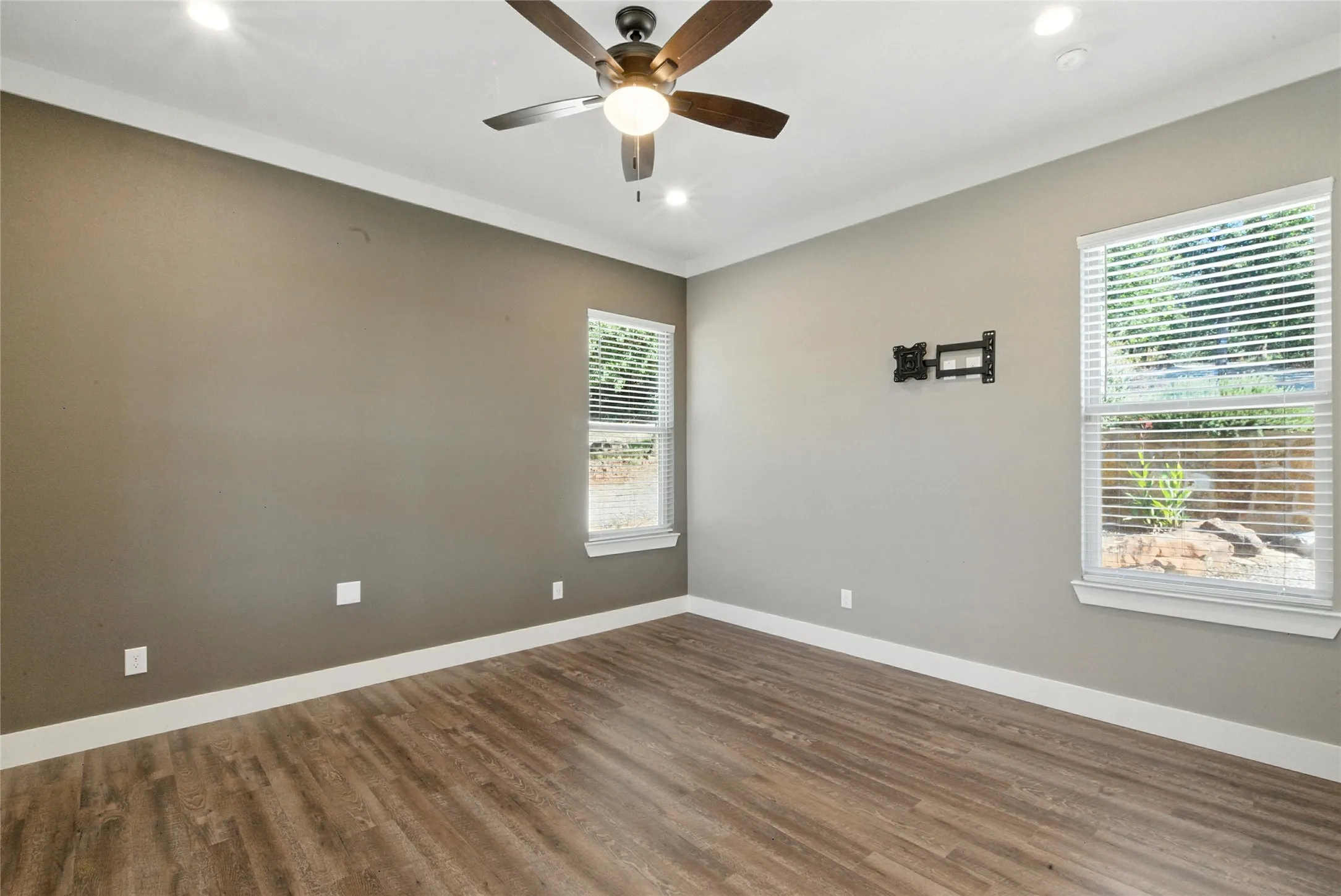 Single Family Residence For Sale in Wise County , 216 Private Road 1735, Chico, Texas 76431, 3 Bedrooms, 3 Bathrooms, Garage spaces, 2,180 Sqft, built in 1979, Price $1,175,000, mls#21324173, Real Estate Agent in Chico, Homes For Sale in Wise county, Homes For Sale in Chico, Realtor in Chico Texas, Real Estate Brokerage Independent Realty Texas, Luminita Cordes Realtor