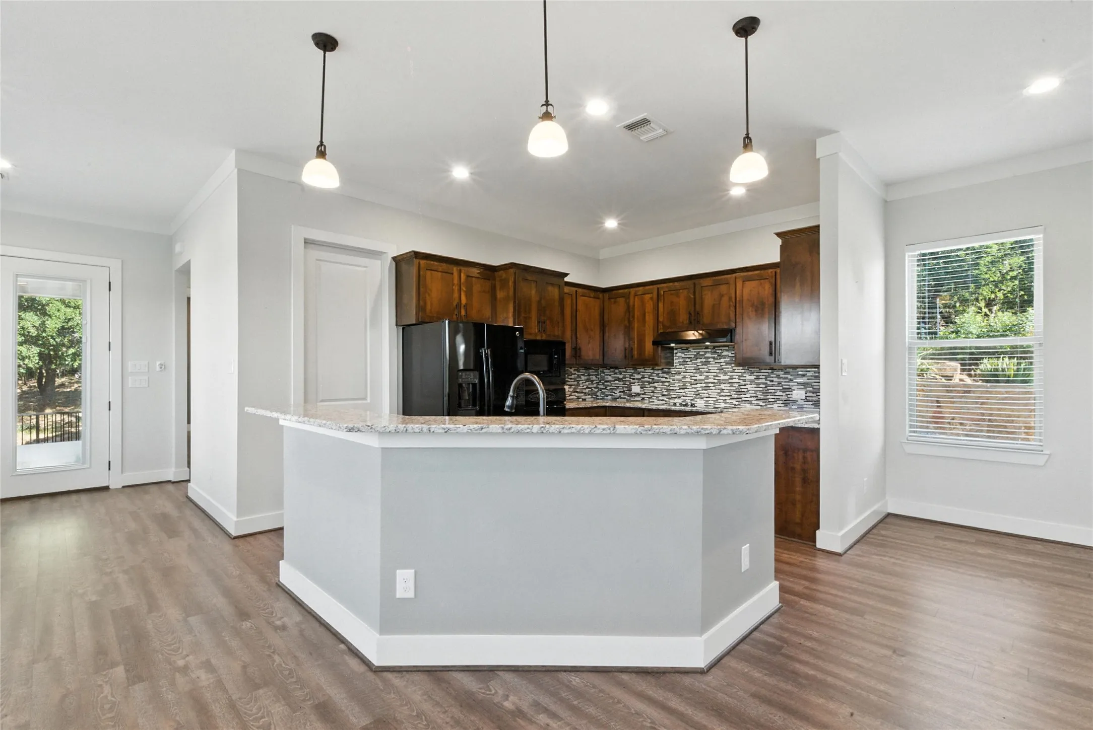 Single Family Residence For Sale in Wise County , 216 Private Road 1735, Chico, Texas 76431, 3 Bedrooms, 3 Bathrooms, Garage spaces, 2,180 Sqft, built in 1979, Price $1,175,000, mls#21324173, Real Estate Agent in Chico, Homes For Sale in Wise county, Homes For Sale in Chico, Realtor in Chico Texas, Real Estate Brokerage Independent Realty Texas, Luminita Cordes Realtor