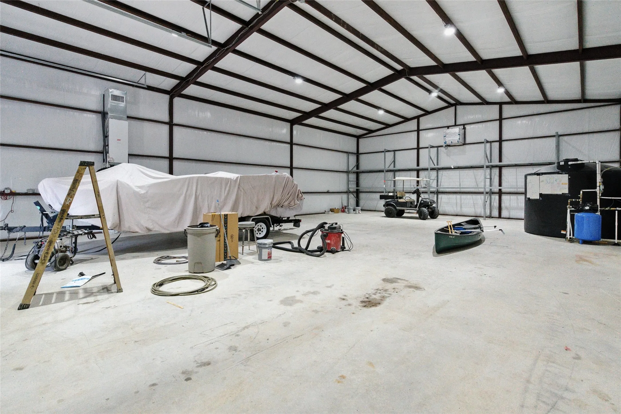 Single Family Residence For Sale in Wise County , 216 Private Road 1735, Chico, Texas 76431, 3 Bedrooms, 3 Bathrooms, Garage spaces, 2,180 Sqft, built in 1979, Price $1,175,000, mls#21324173, Real Estate Agent in Chico, Homes For Sale in Wise county, Homes For Sale in Chico, Realtor in Chico Texas, Real Estate Brokerage Independent Realty Texas, Luminita Cordes Realtor