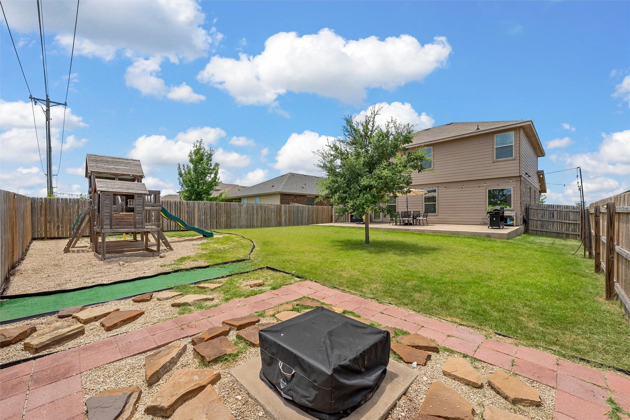 Single Family Residence For Sale in Mc Lennan County , 11116 Whitlock Drive, Lorena, Texas 76655, 5 Bedroom, 3 Bathroom, 2 Garage spaces, 2,565 Sqft, built in 2018, mls#21323603, Real Estate Agent in Lorena, Homes For Sale in Mc Lennan county, Homes For Sale in Lorena, Realtor in Lorena Texas, Real Estate Brokerage Independent Realty Texas, Luminita Cordes Realtor