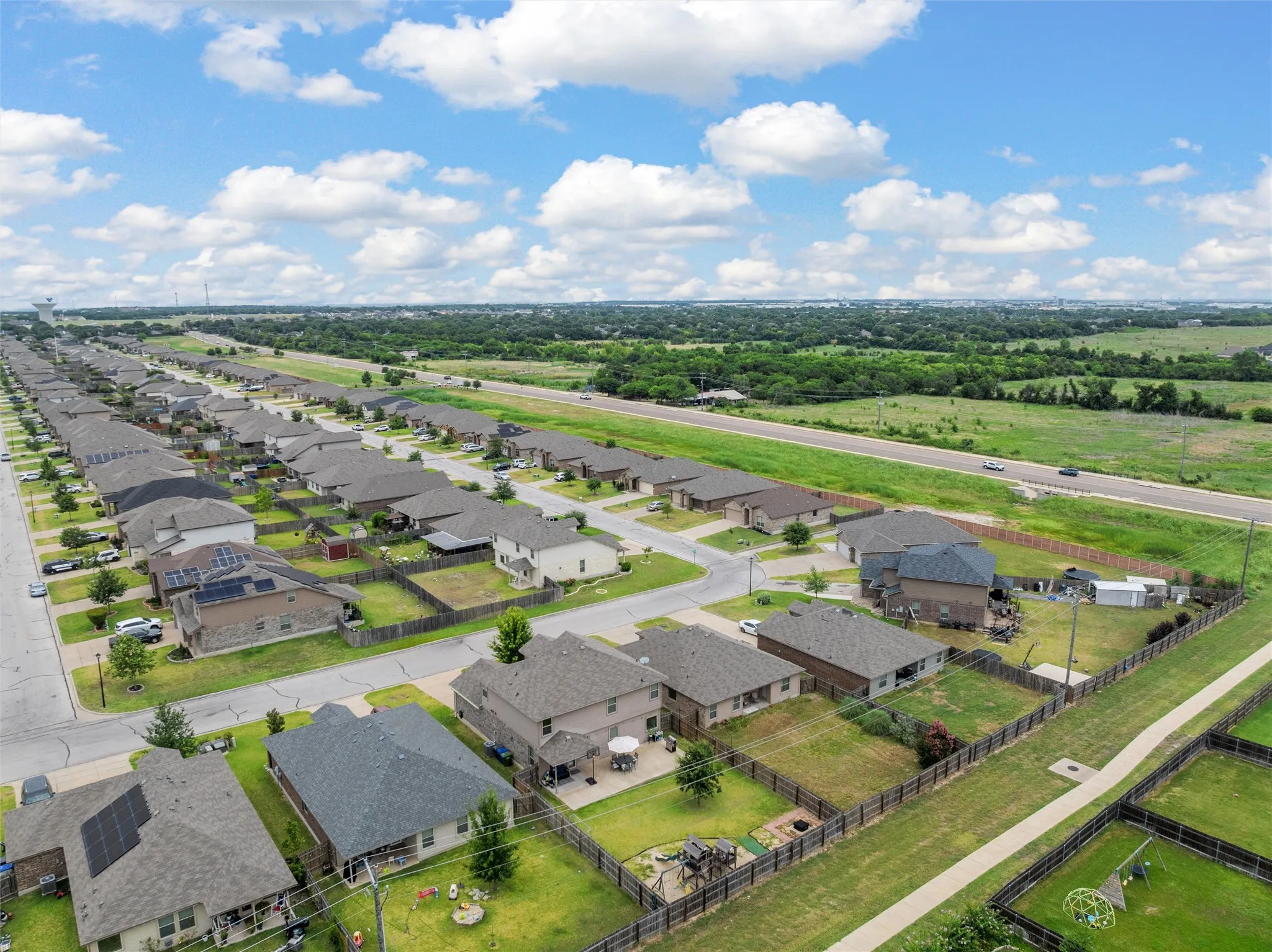 Single Family Residence For Sale in Mc Lennan County , 11116 Whitlock Drive, Lorena, Texas 76655, 5 Bedroom, 3 Bathroom, 2 Garage spaces, 2,565 Sqft, built in 2018, mls#21323603, Real Estate Agent in Lorena, Homes For Sale in Mc Lennan county, Homes For Sale in Lorena, Realtor in Lorena Texas, Real Estate Brokerage Independent Realty Texas, Luminita Cordes Realtor
