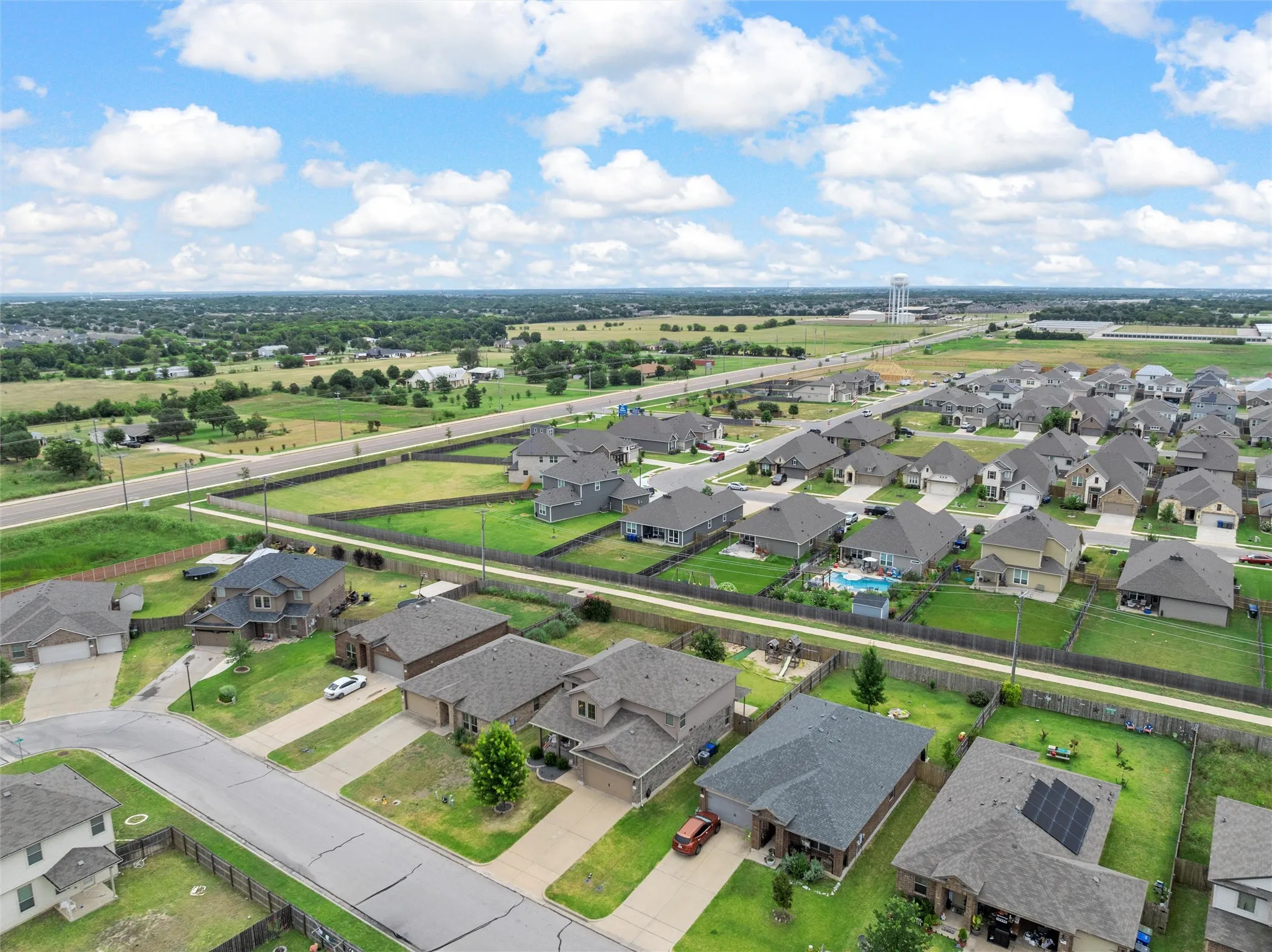 Single Family Residence For Sale in Mc Lennan County , 11116 Whitlock Drive, Lorena, Texas 76655, 5 Bedroom, 3 Bathroom, 2 Garage spaces, 2,565 Sqft, built in 2018, mls#21323603, Real Estate Agent in Lorena, Homes For Sale in Mc Lennan county, Homes For Sale in Lorena, Realtor in Lorena Texas, Real Estate Brokerage Independent Realty Texas, Luminita Cordes Realtor