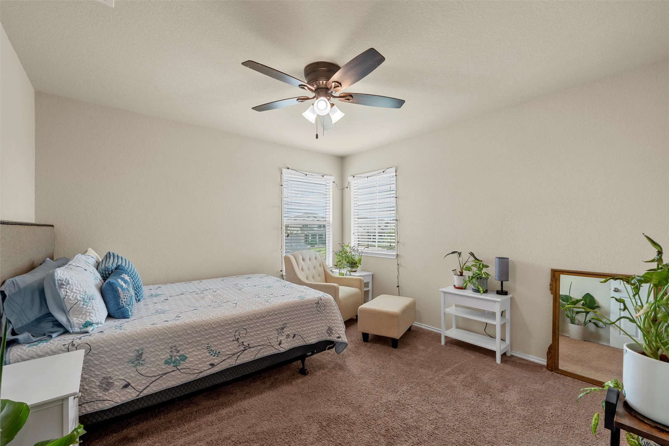 Single Family Residence For Sale in Mc Lennan County , 11116 Whitlock Drive, Lorena, Texas 76655, 5 Bedroom, 3 Bathroom, 2 Garage spaces, 2,565 Sqft, built in 2018, mls#21323603, Real Estate Agent in Lorena, Homes For Sale in Mc Lennan county, Homes For Sale in Lorena, Realtor in Lorena Texas, Real Estate Brokerage Independent Realty Texas, Luminita Cordes Realtor