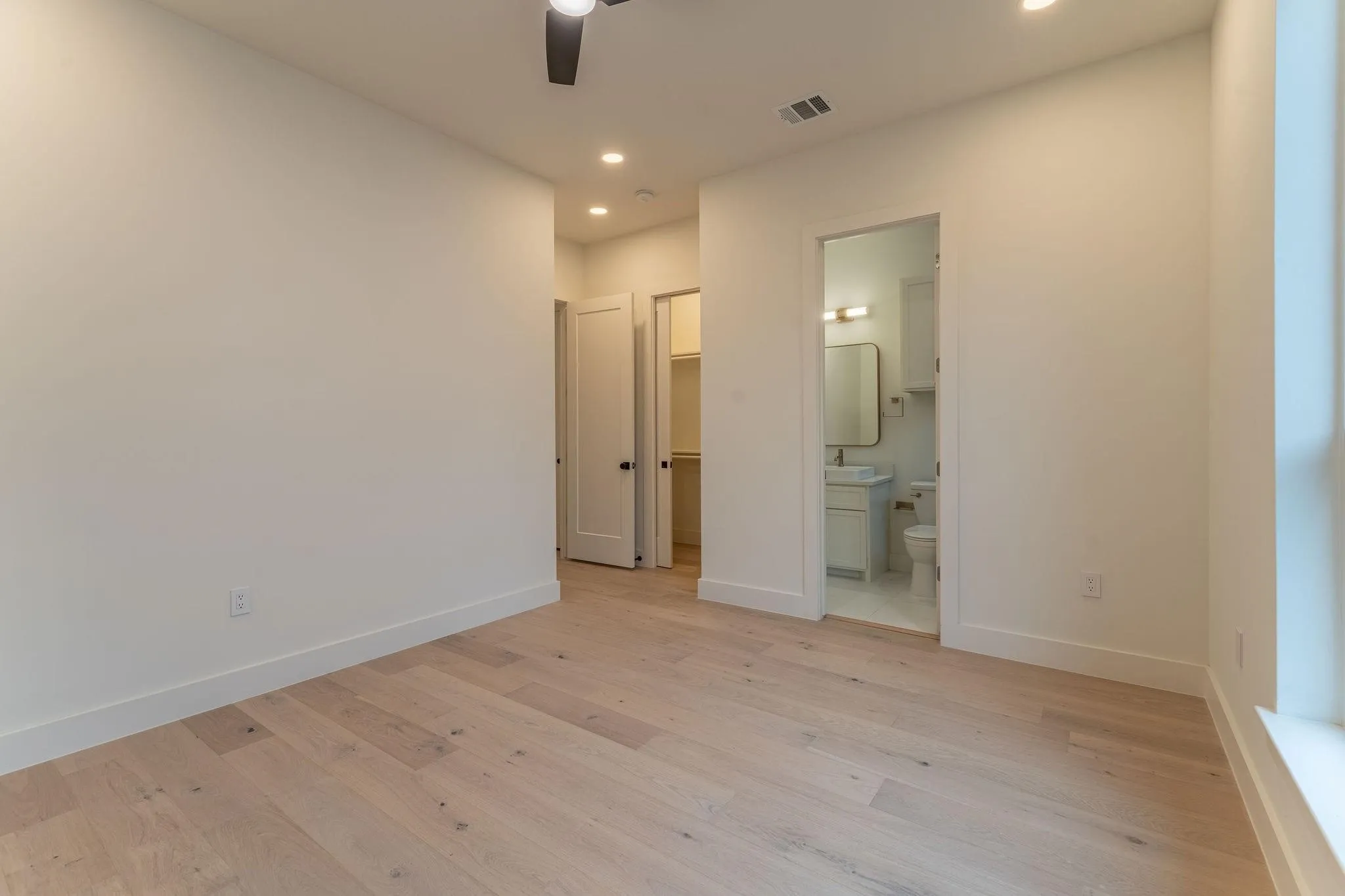 Single Family Residence For Rent in Dallas County , 2001 Lucille Street, Dallas, Texas 75204, 3 Bedroom, 4 Bathroom, 2 Garage spaces, 2,258 Sqft, built in 2025, mls#21323426, Real Estate Agent in Dallas, Homes For Rent in Dallas county, Homes For Rent in Dallas, Realtor in Dallas Texas, Real Estate Brokerage Independent Realty Texas, Luminita Cordes Realtor