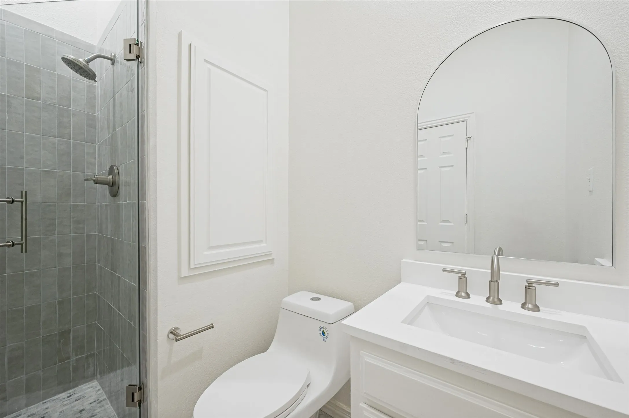 Guest bathroom first floor